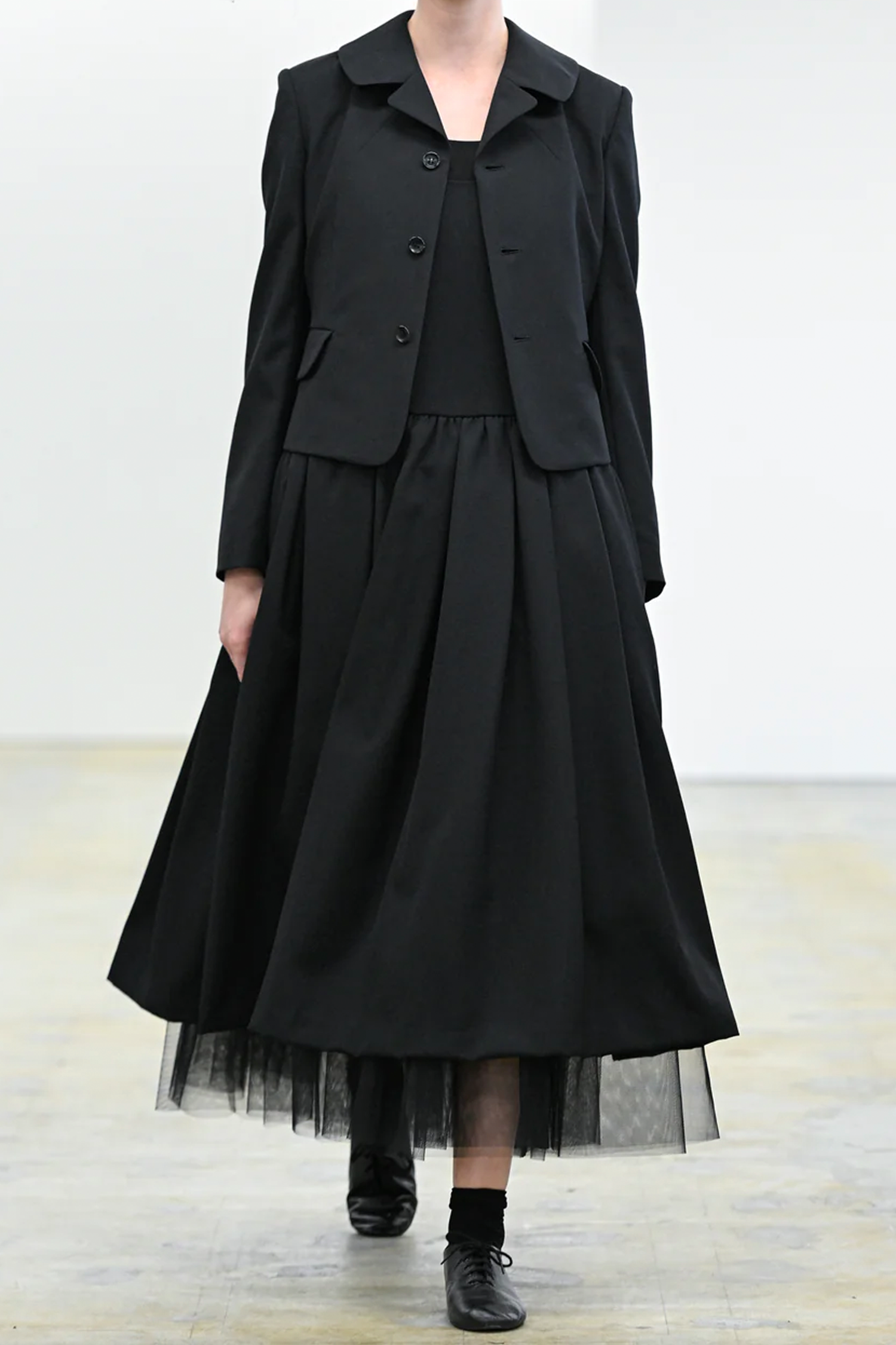 SLEEVELESS DRESS WITH TULLE DETAIL IN BLACK, FW25