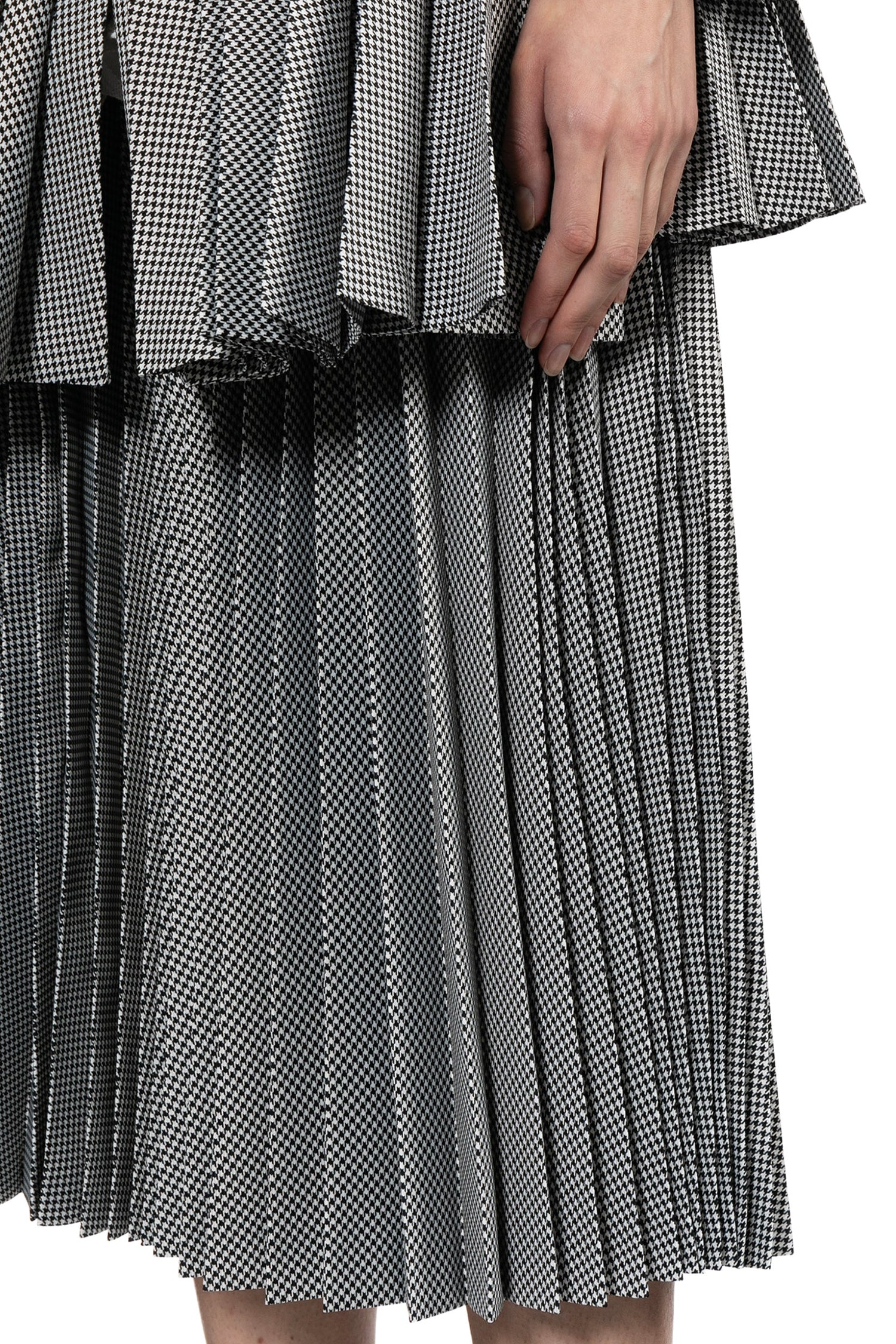 PLEATED MIDI SKIRT IN BLK/WHITE, SS26