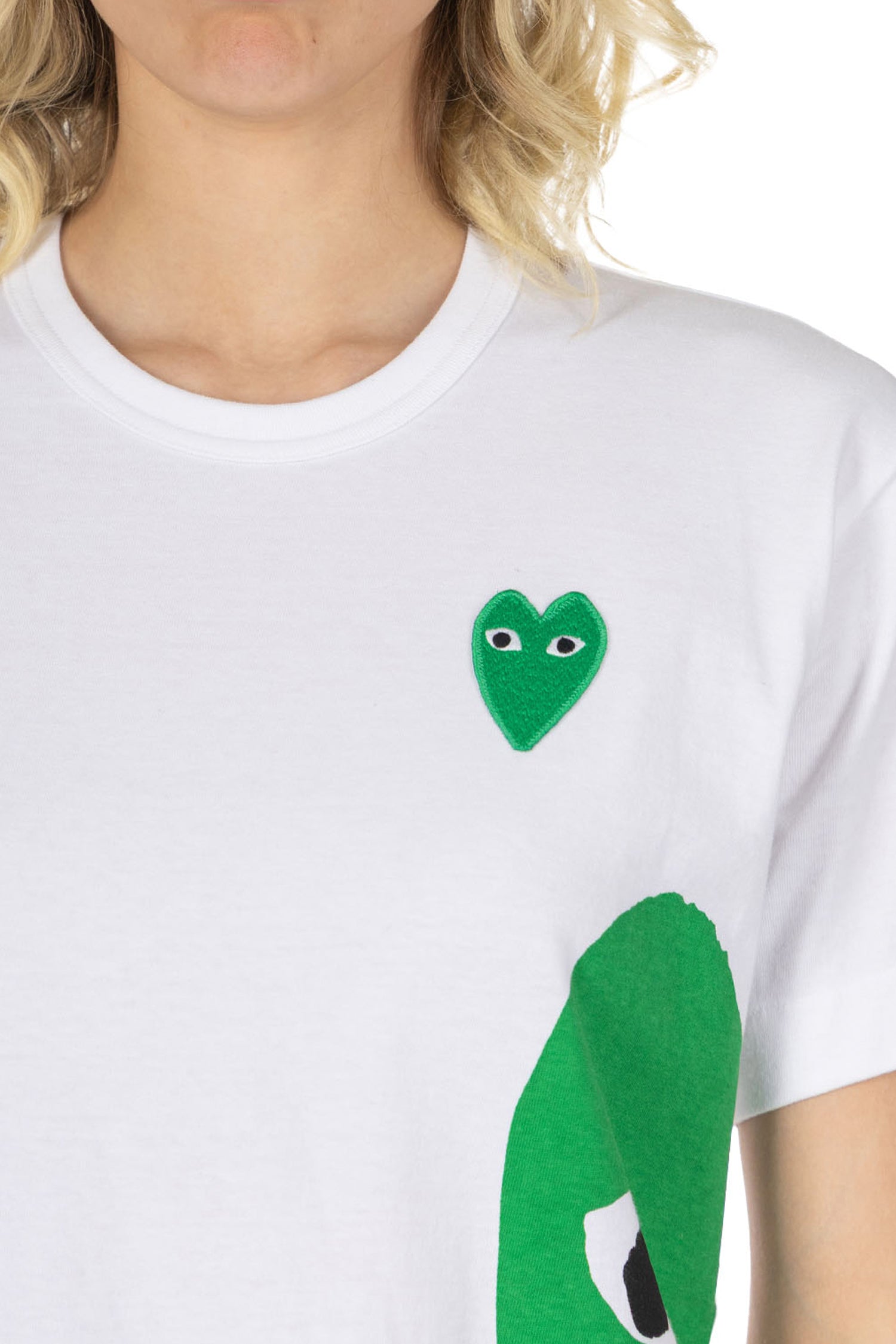 WHITE T SHIRT WITH GREEN HEART, SS25