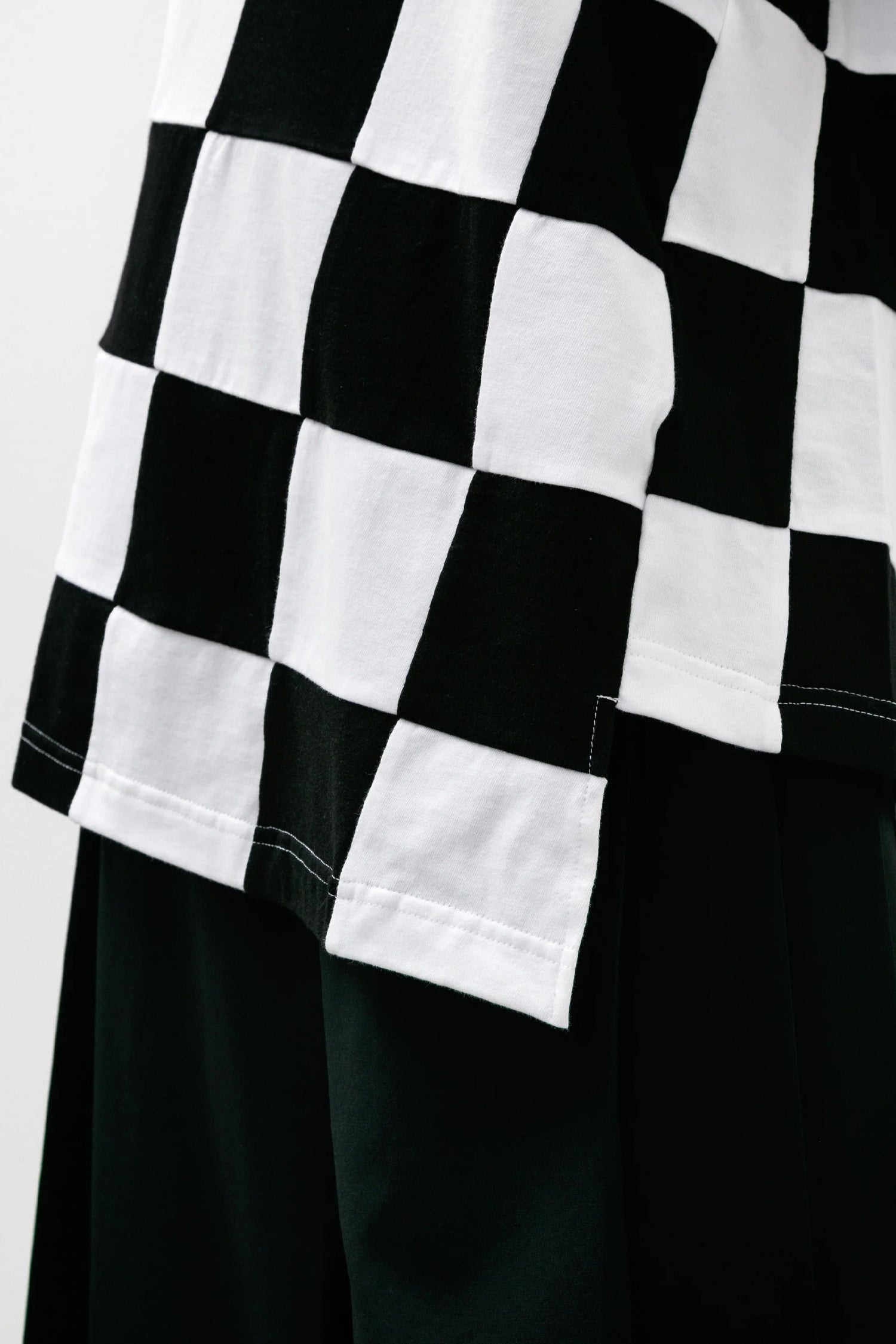 CHECKERED T-SHIRT IN BLK/WHT, SS25