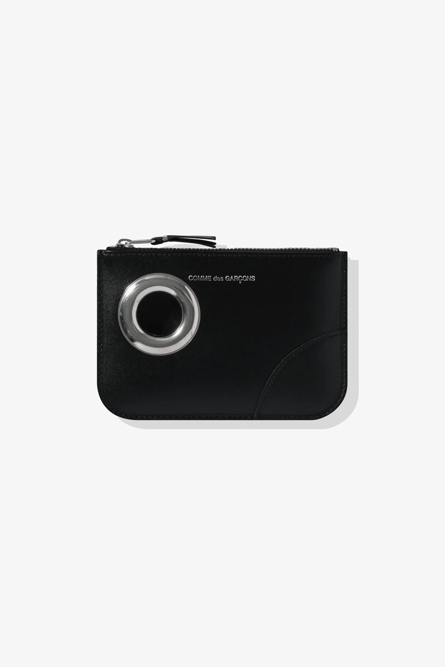 SILVER EYELET PURSE IN BLACK, SS25