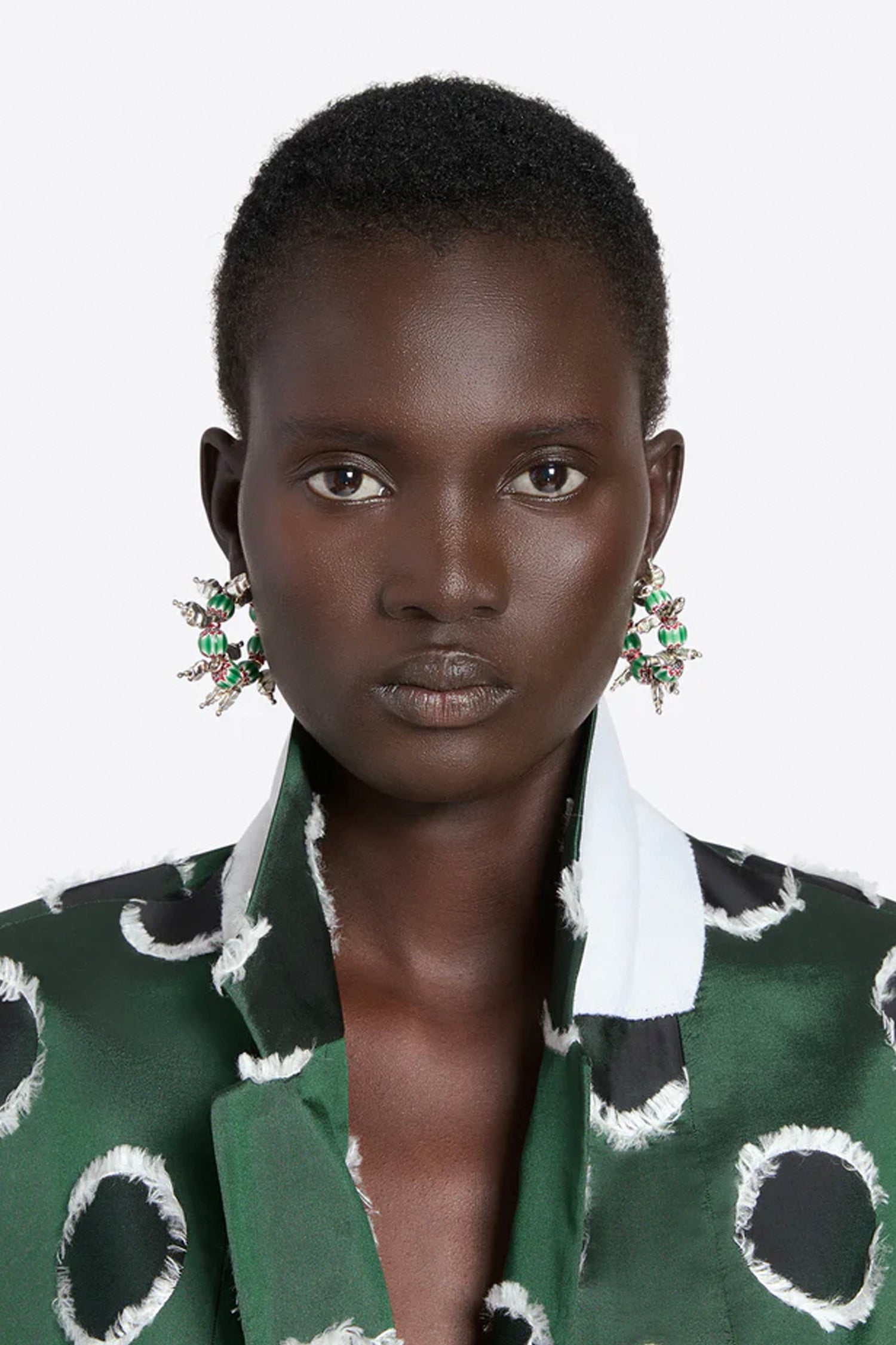 BEADED HOOP EARRINGS IN GREEN, SS26