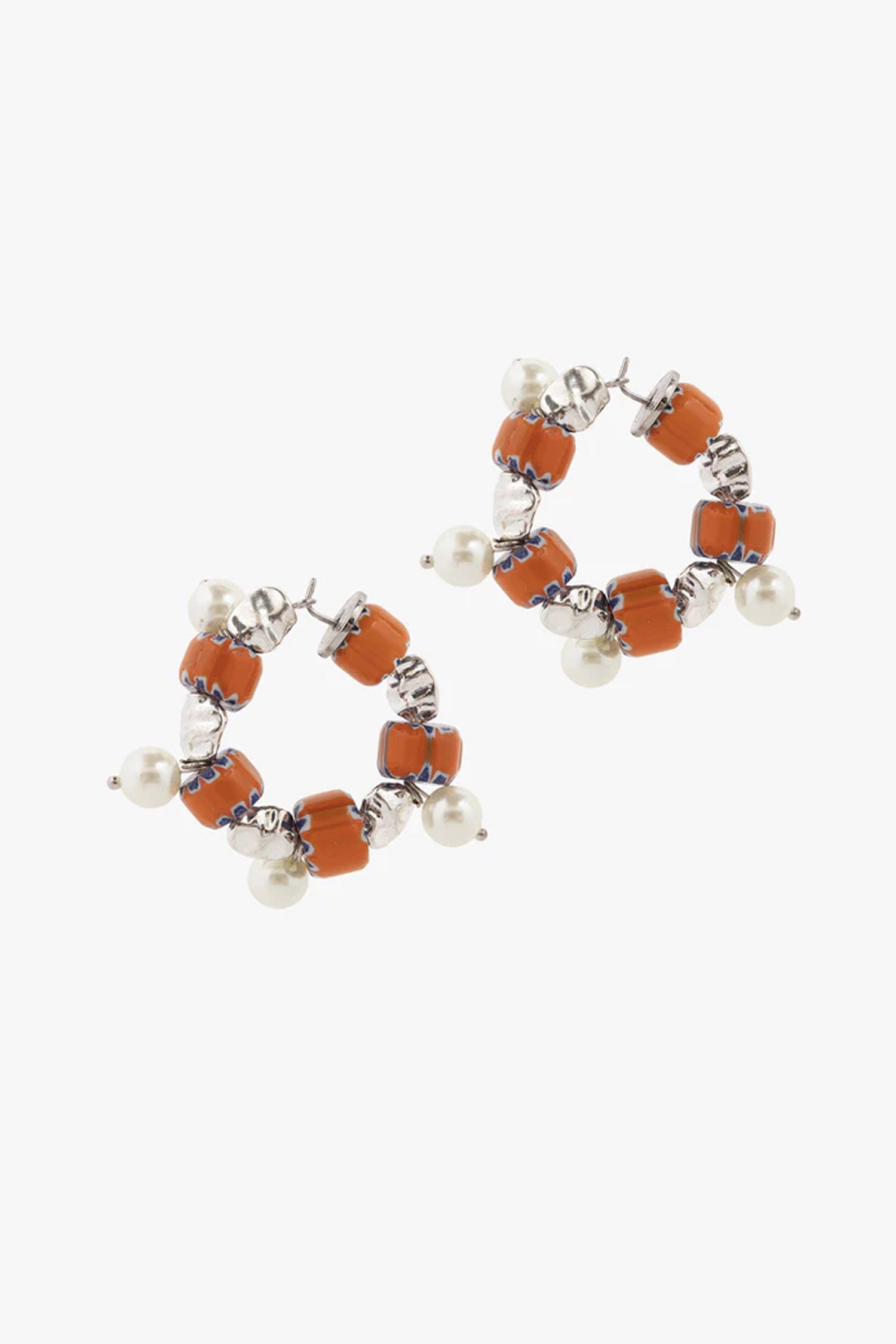 BEADED HOOP EARRINGS IN MANDARIN, SS26
