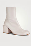 ROUND TOE BOOT IN IVORY, W23