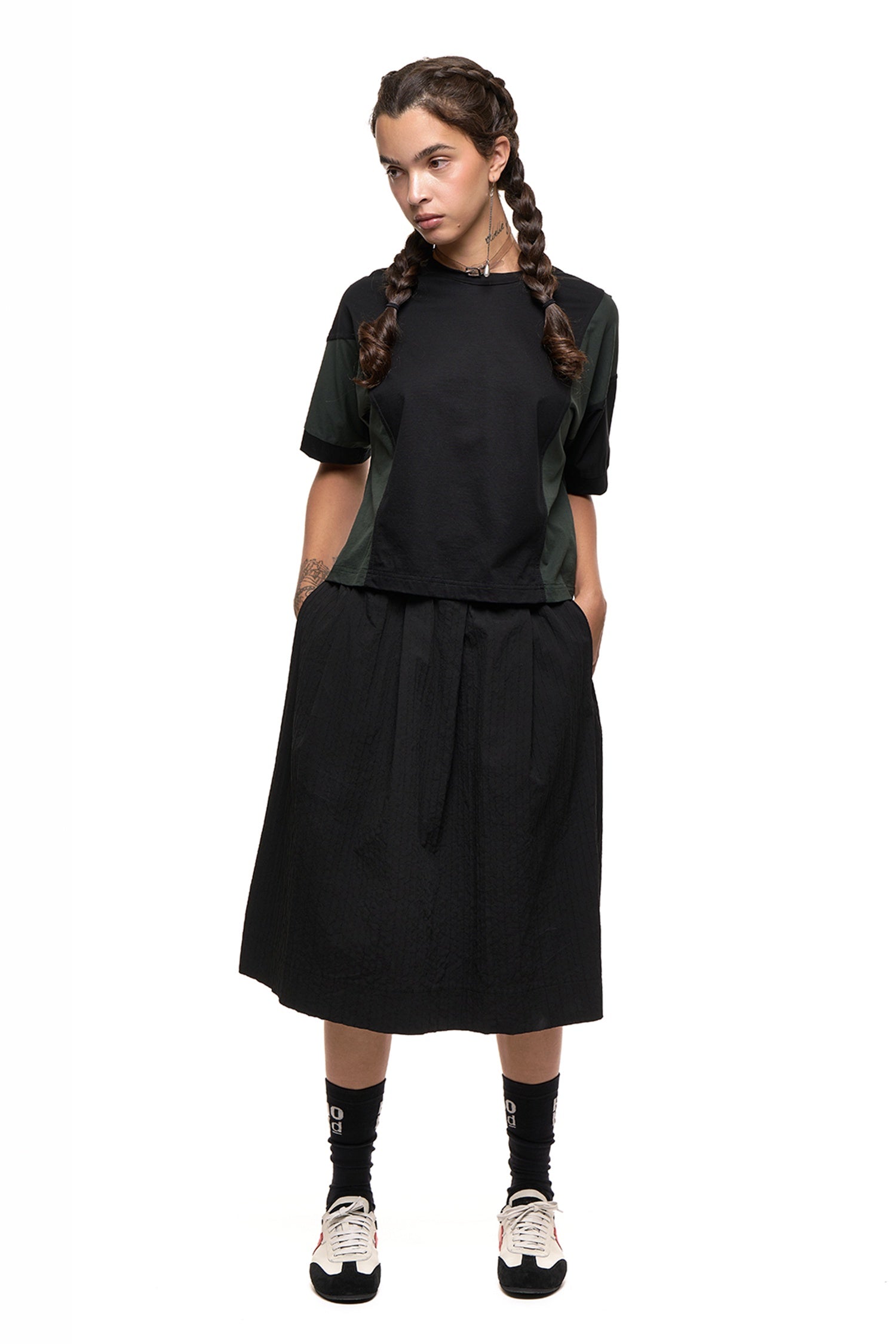 TRACK TEE IN BLACK, SS27
