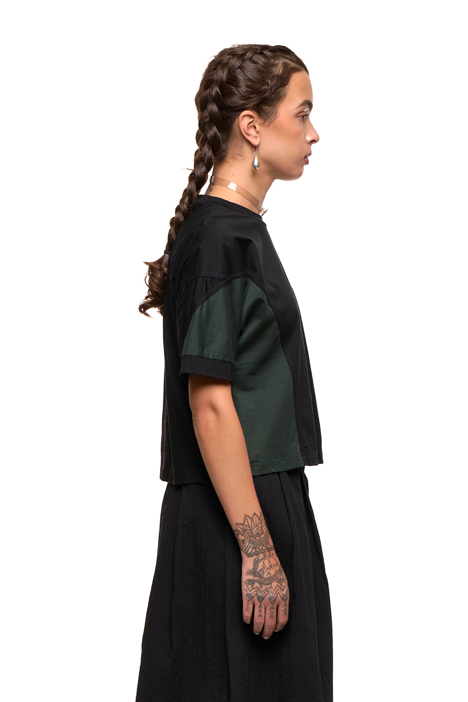 TRACK TEE IN BLACK, SS27