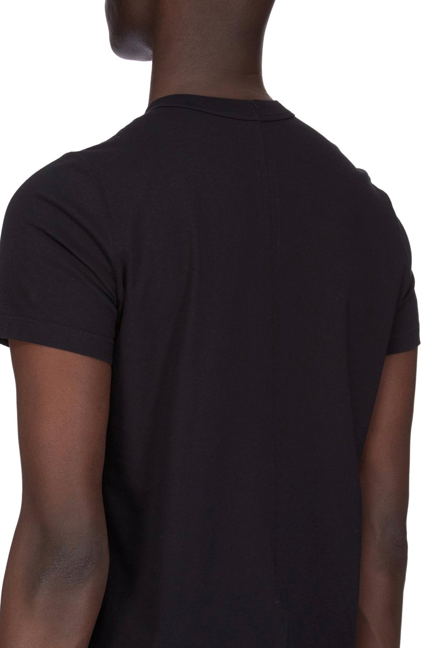 SHORT LEVEL T IN BLACK, SS24