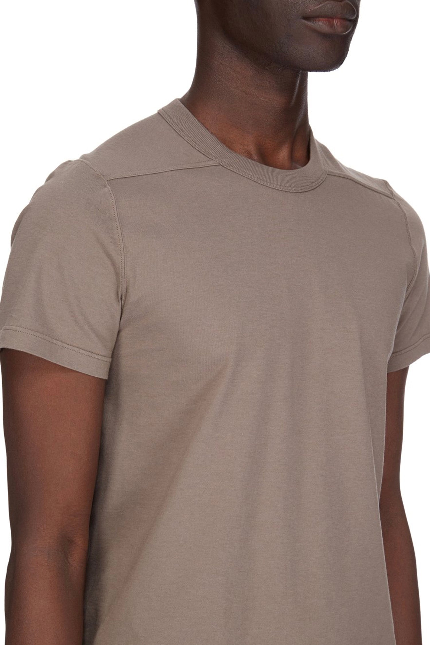 SHORT LEVEL T IN DUST, SS24