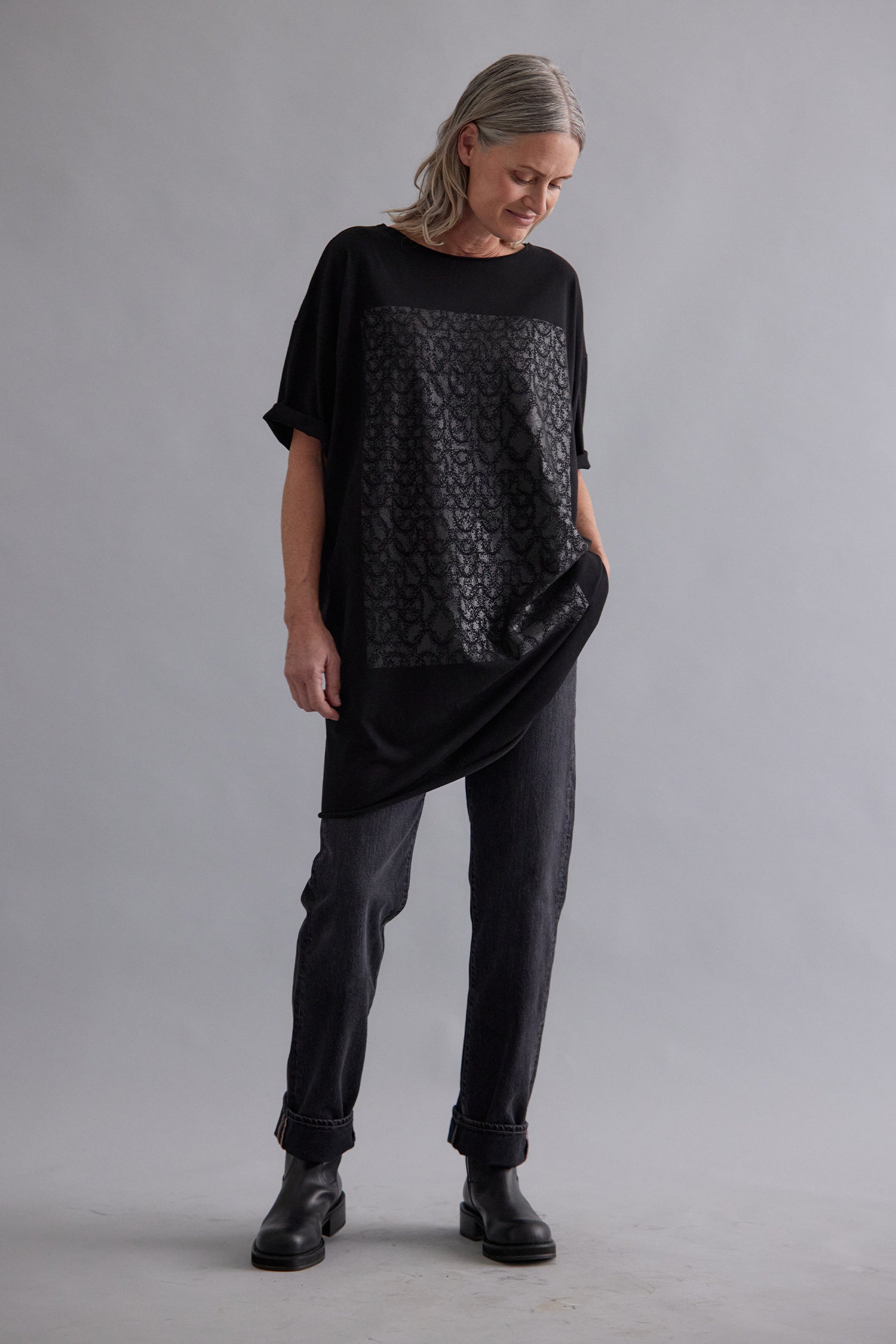 CHAINMAIL LONG TEE IN BLACK/BLACK, SS26