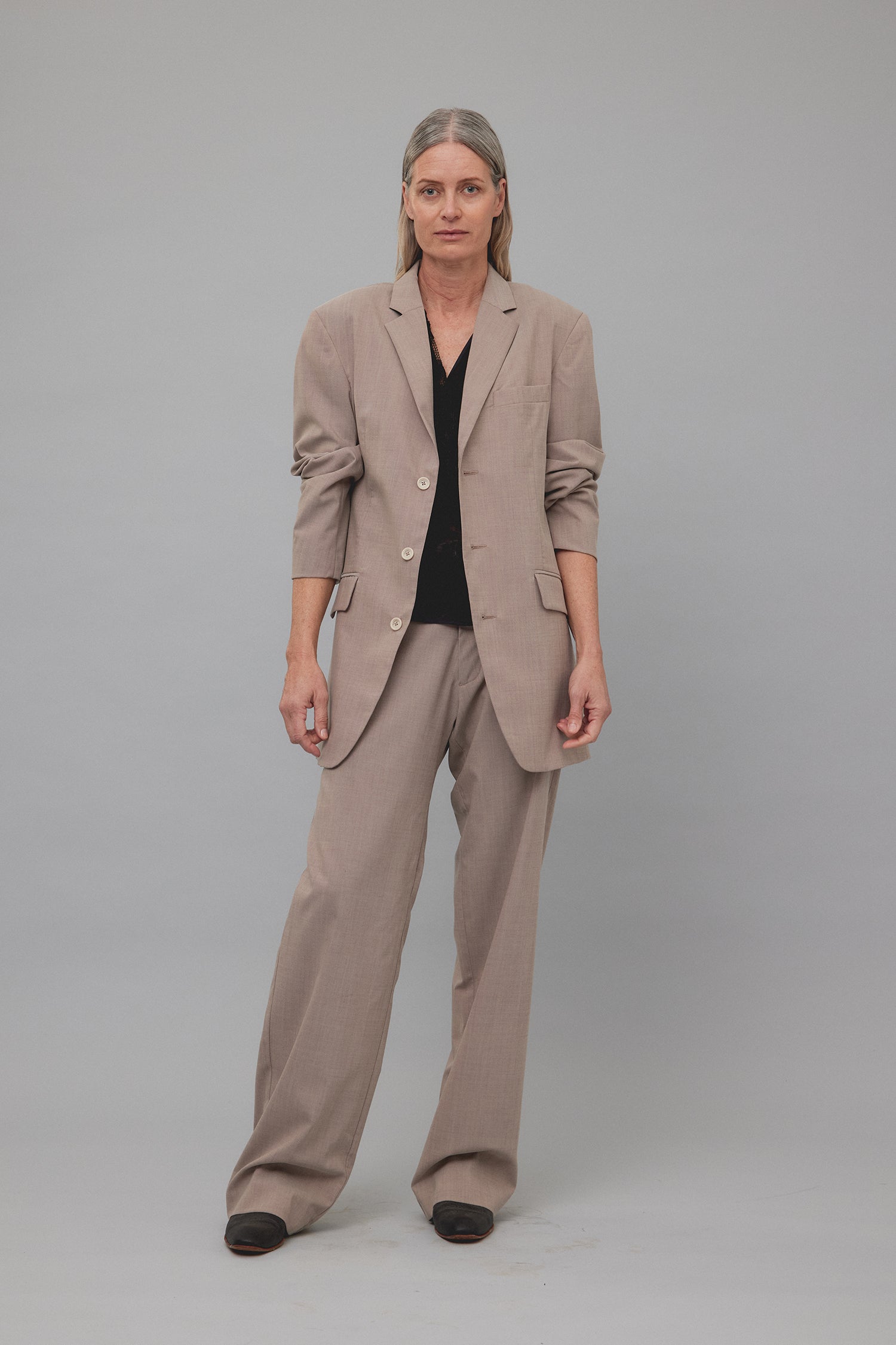 THE DIRECTOR IN MUSHROOM(UNISEX),SS26