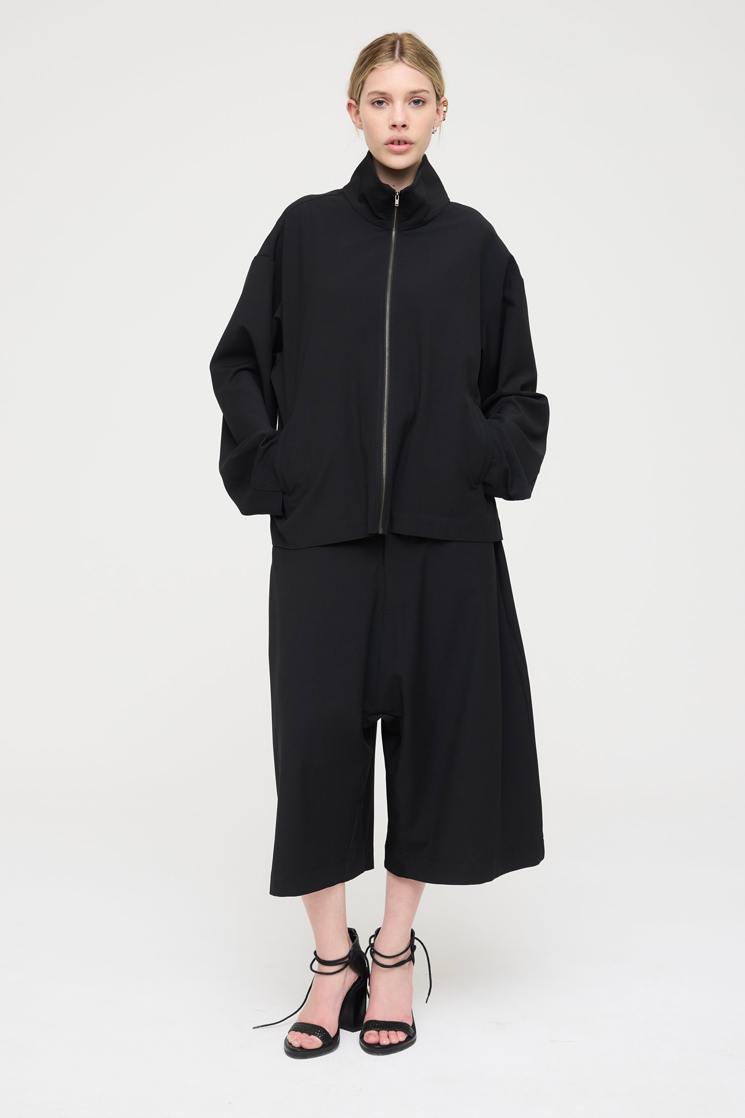 DOMAIN IN DEEP BLACK, SS27