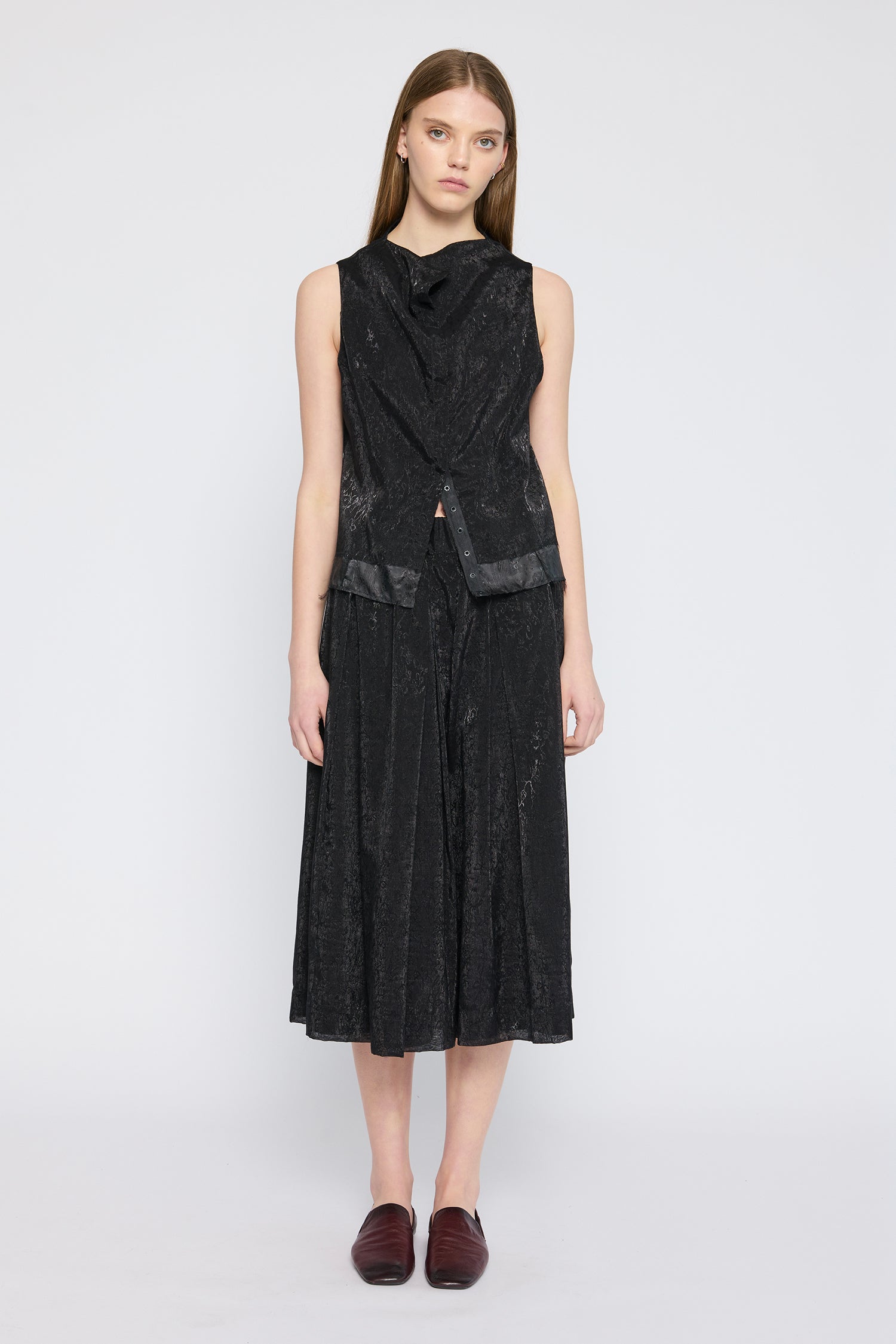 ELUSIVE IN SHIMMER, SS27