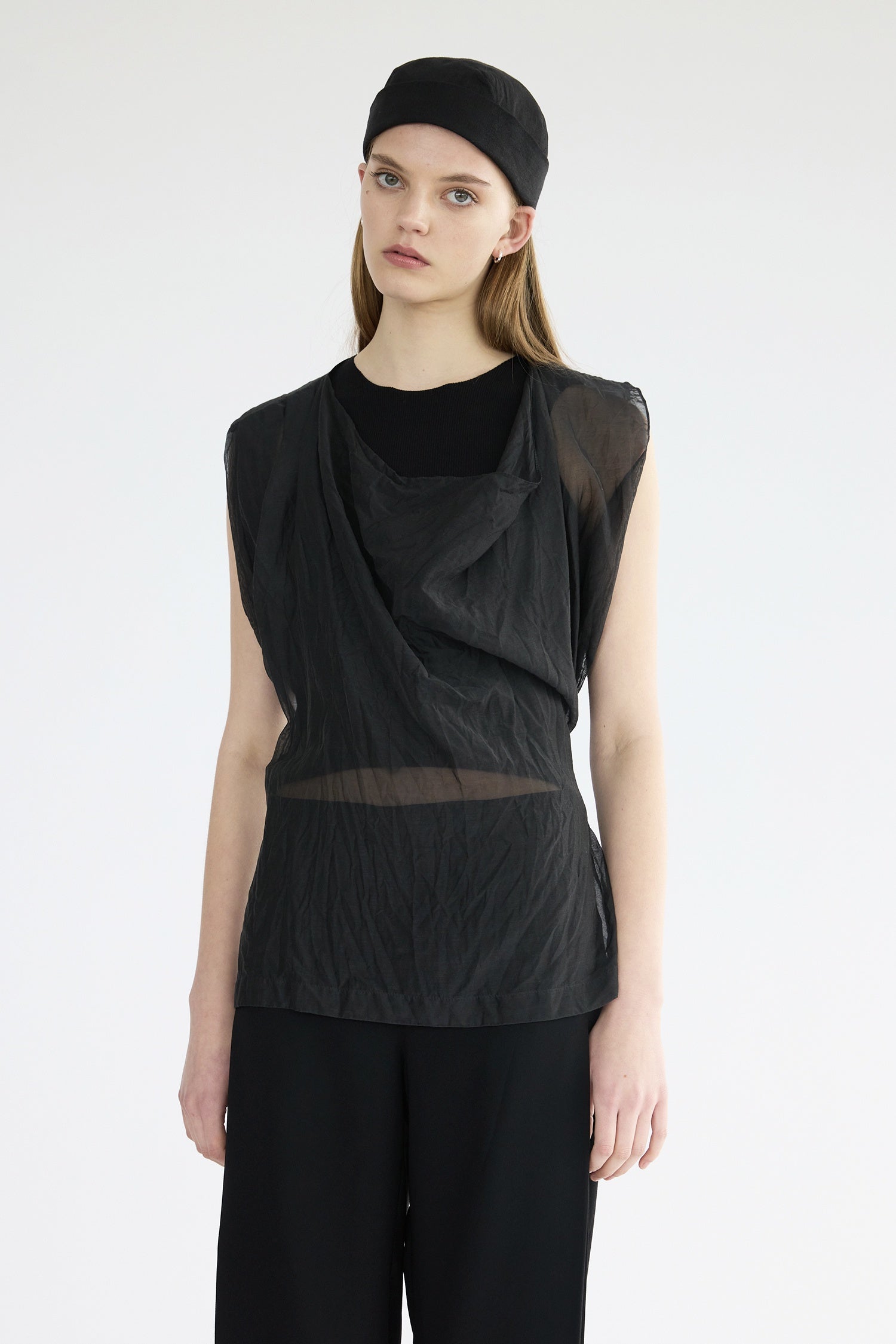 FEATHERLIGHT IN CHARRED, SS27