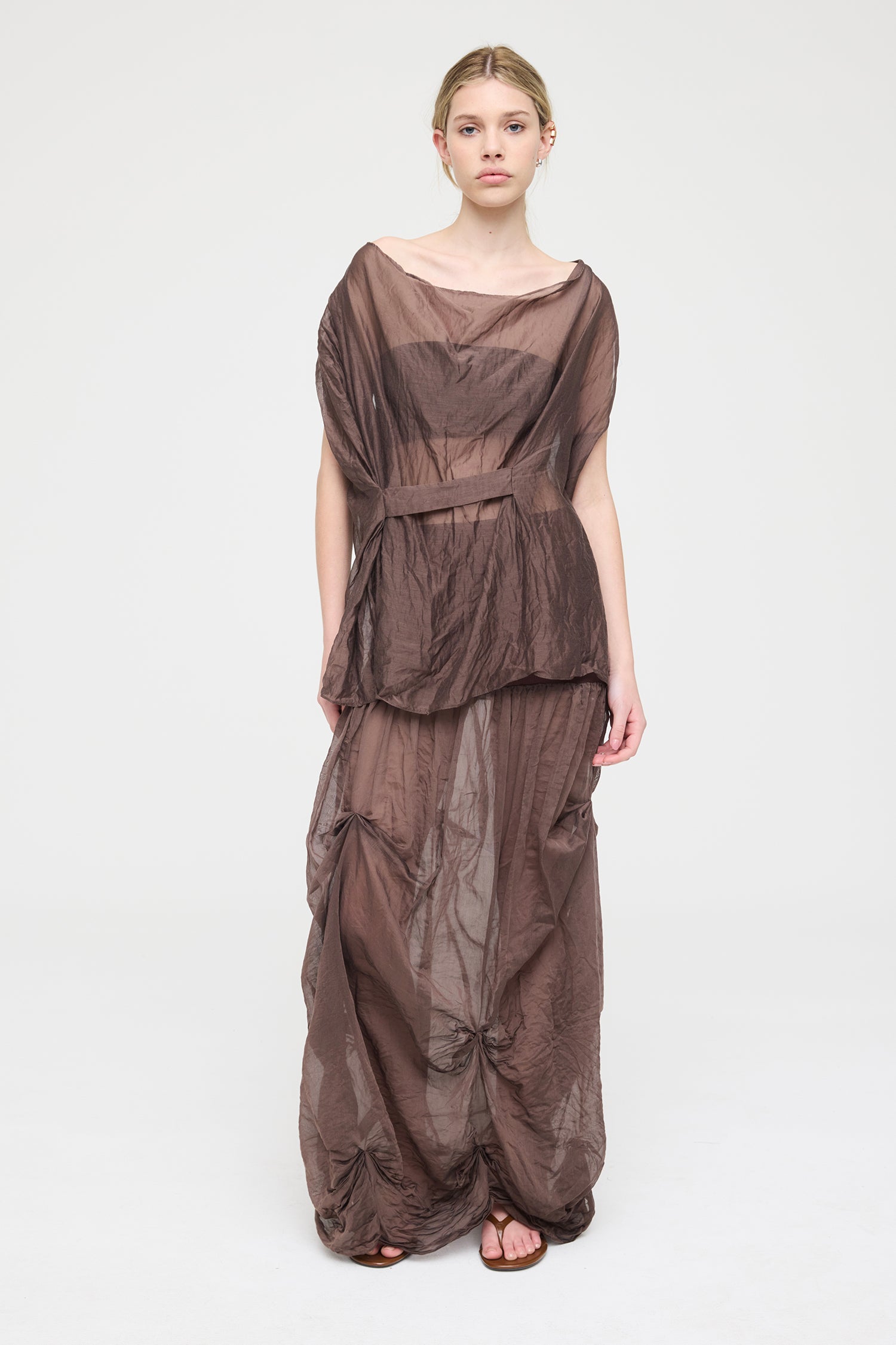 FEATHERLIGHT IN COFFEE, SS27