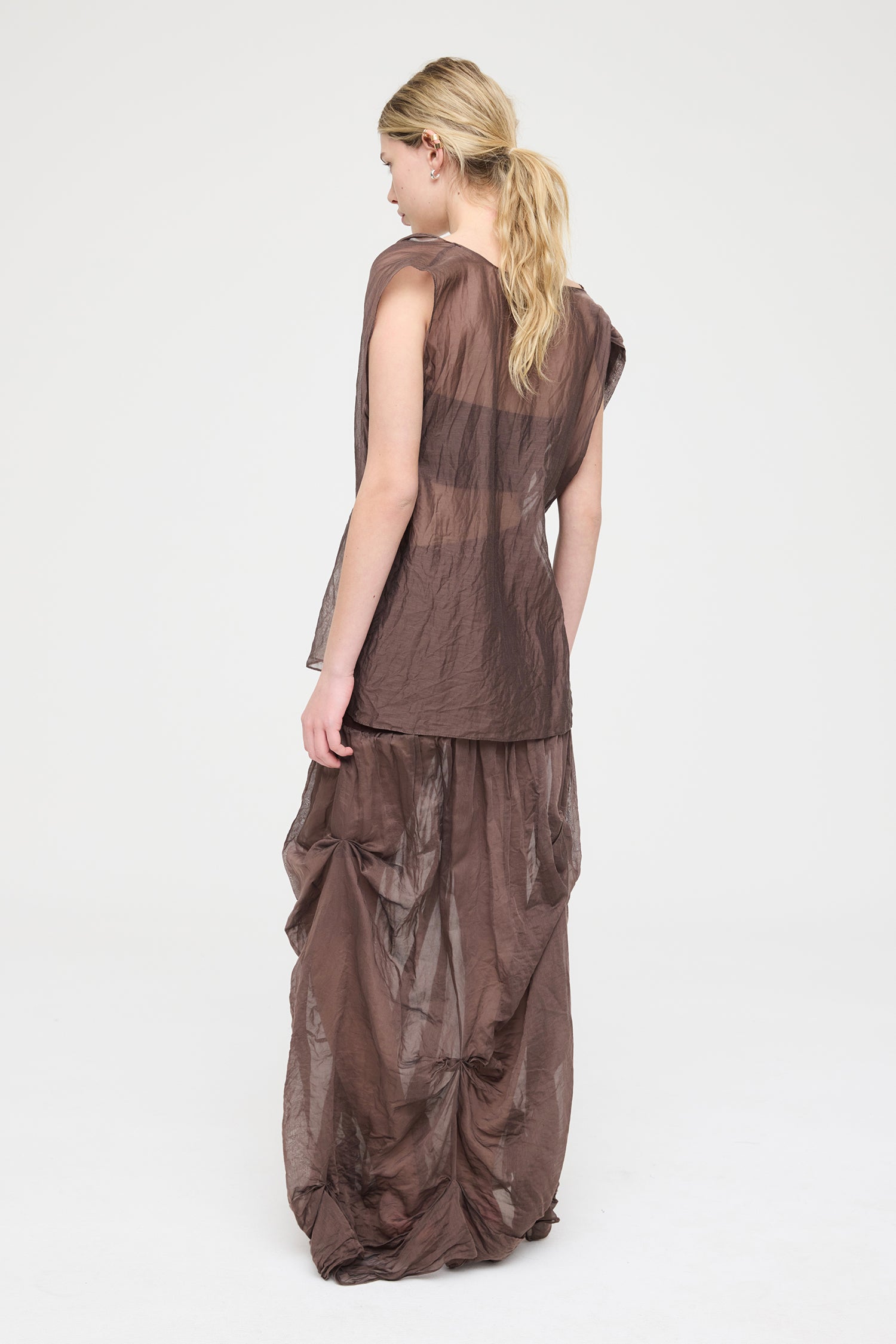 FEATHERLIGHT IN COFFEE, SS27