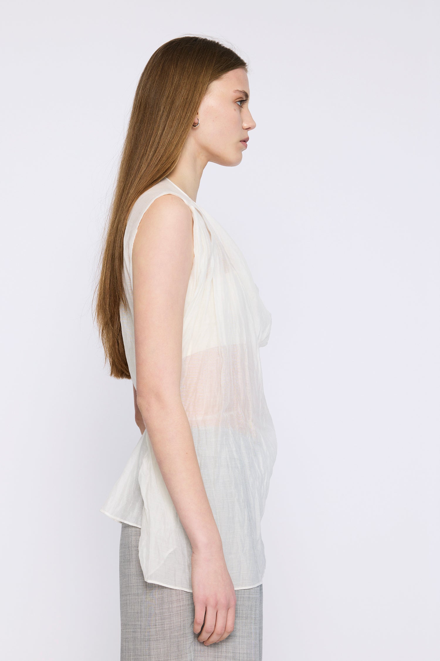 FEATHERLIGHT IN VANILLA, SS27