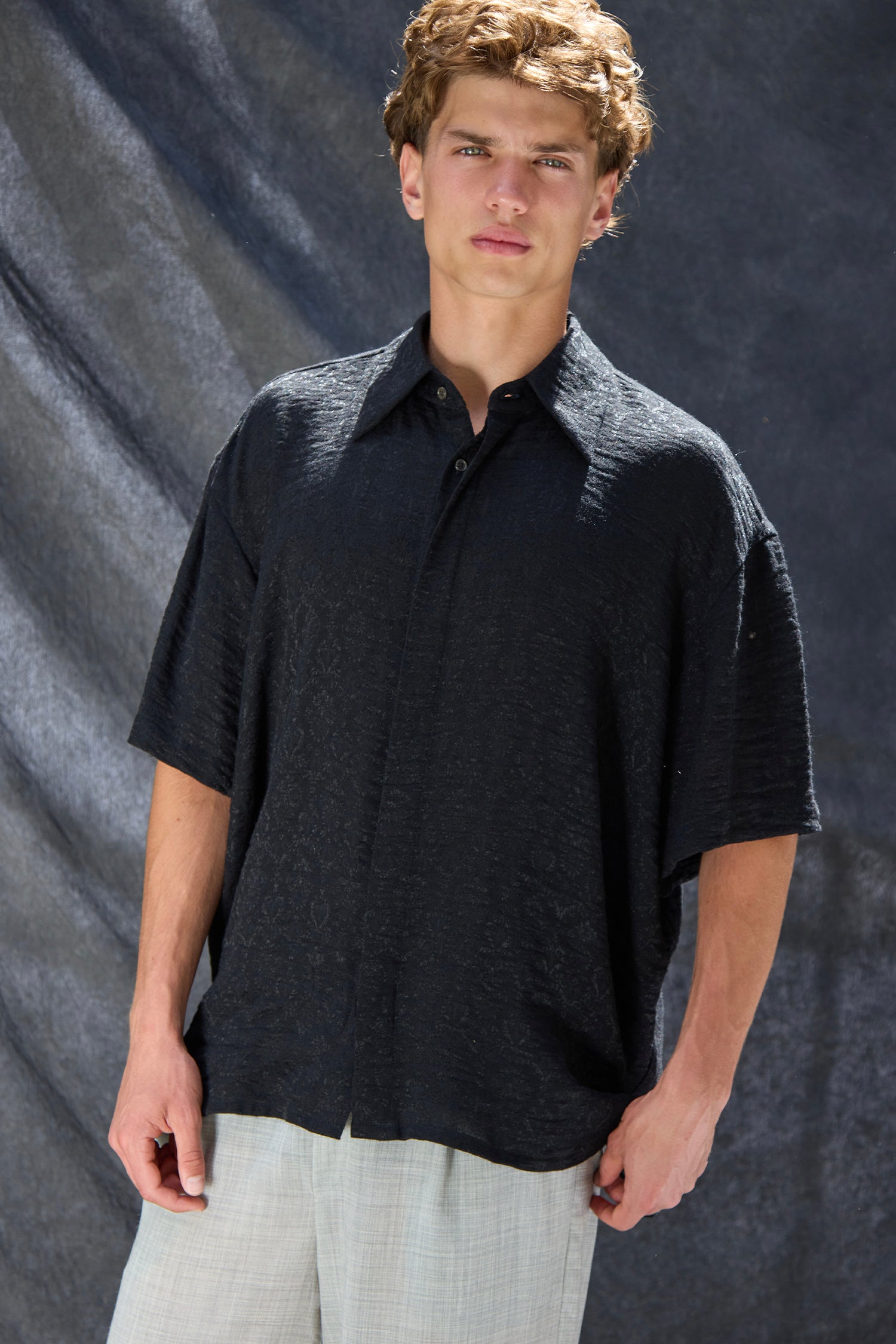 NEWHAVEN IN BAROQUE BLACK, SS27
