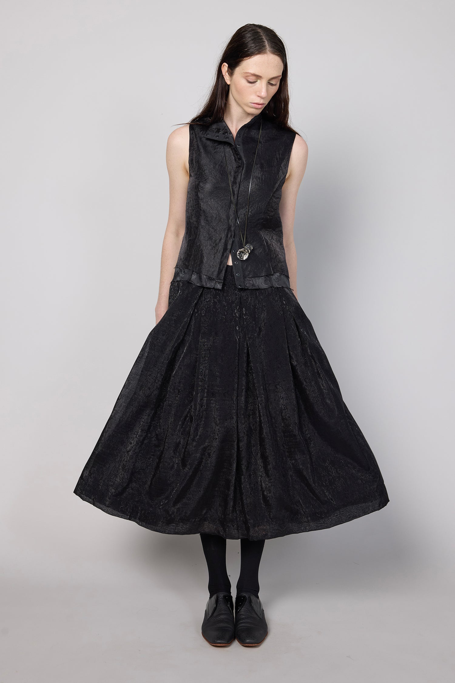 NOVEL IN SHIMMER, SS27
