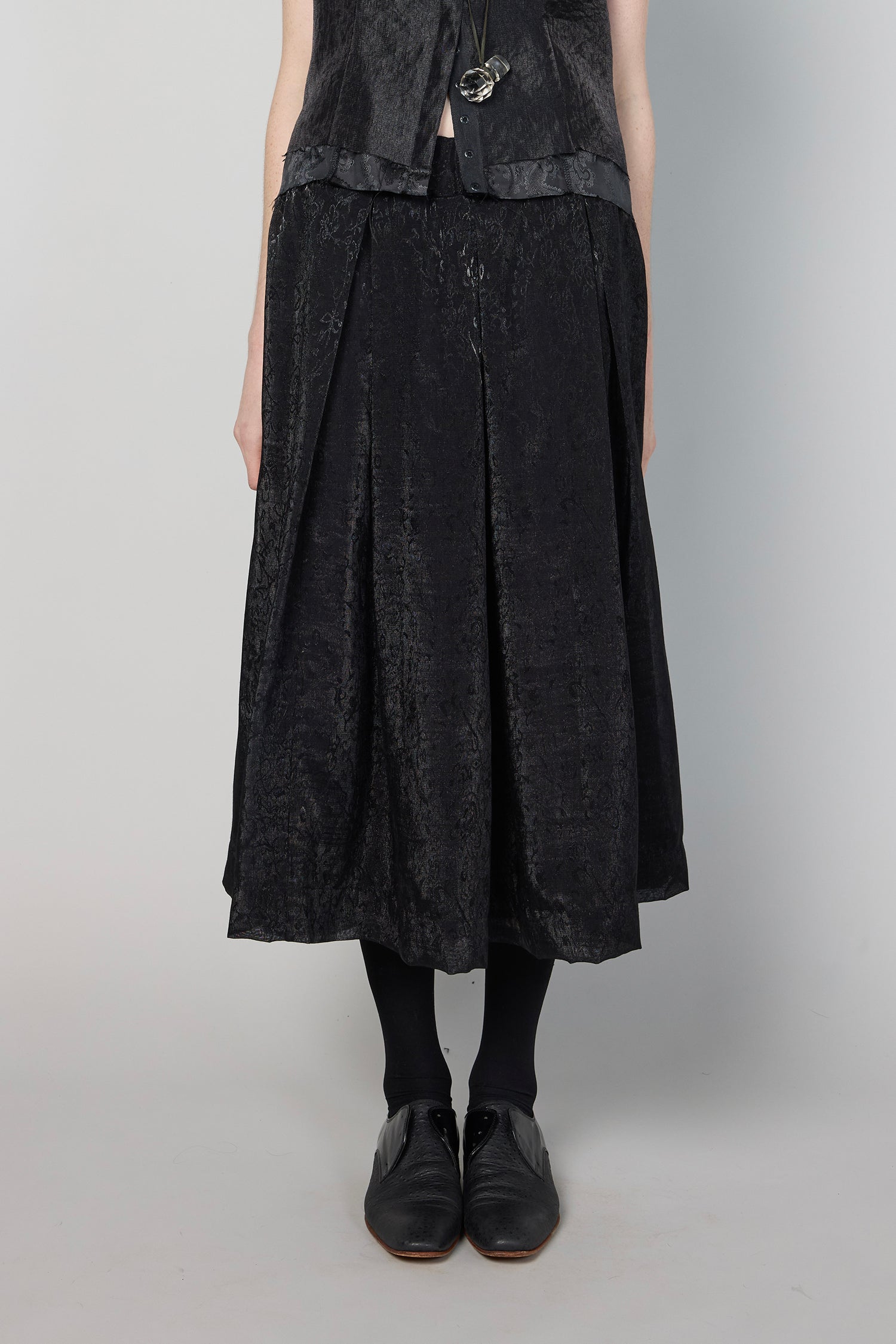 NOVEL IN SHIMMER, SS27