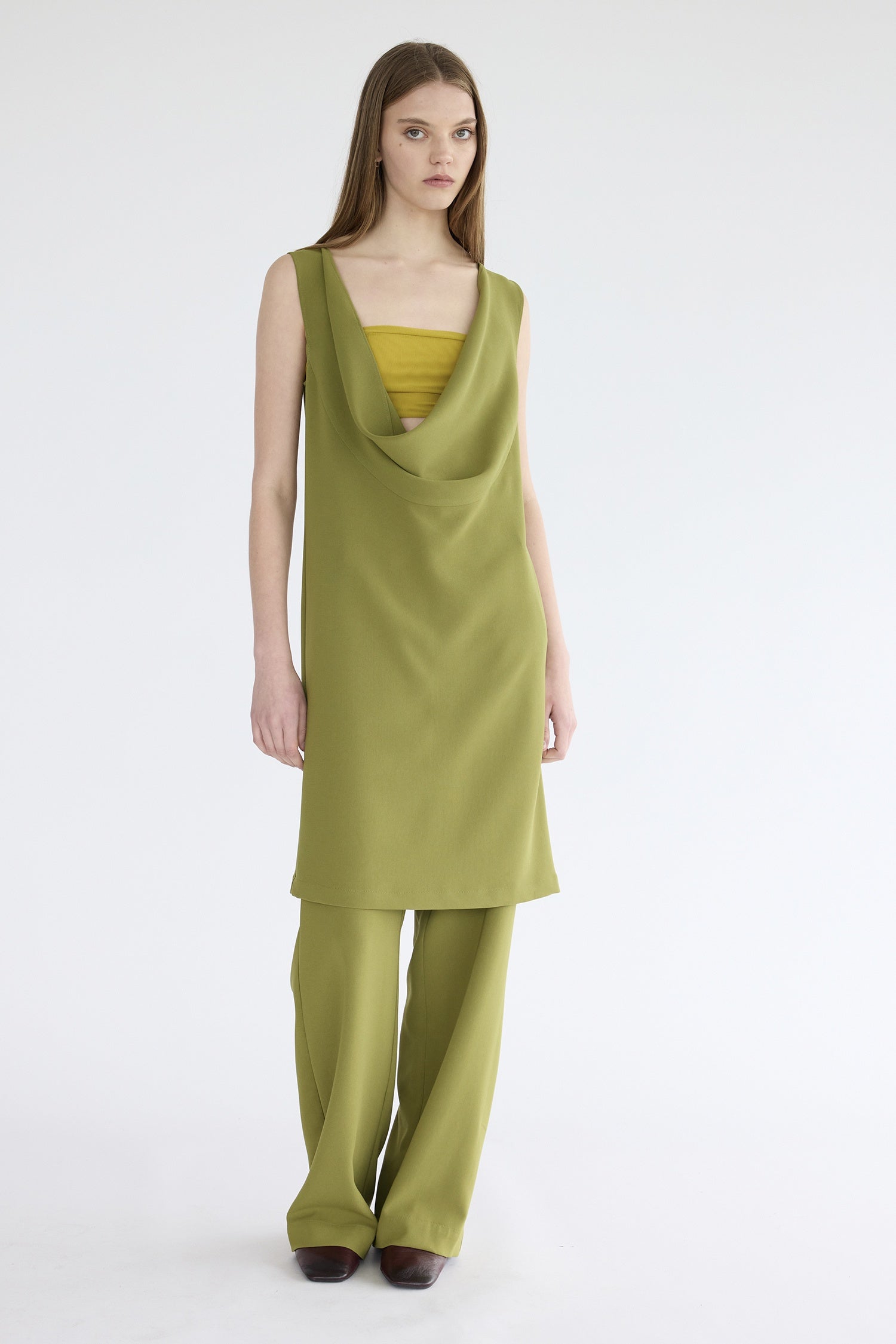 PARADE IN OLIVE, SS27