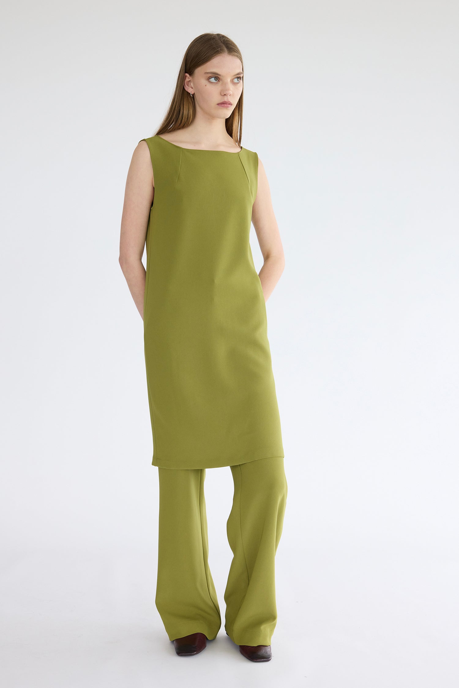 PARADE IN OLIVE, SS27