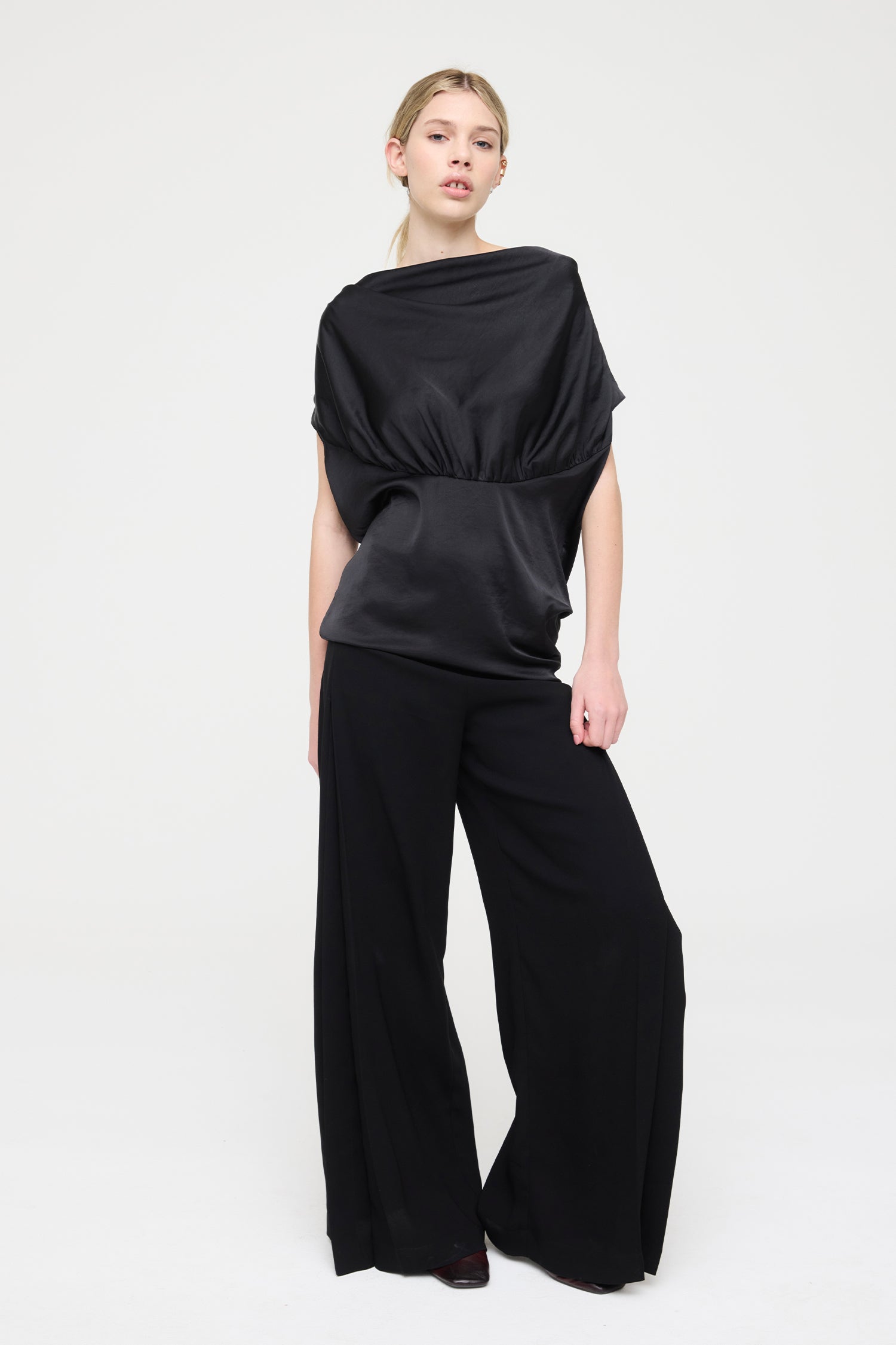 SERAPHINE IN ONYX SHEEN, SS27