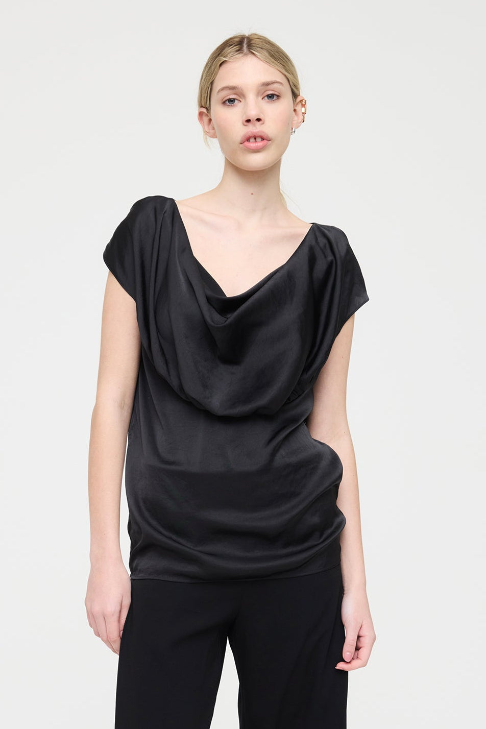 SERAPHINE IN ONYX SHEEN, SS27
