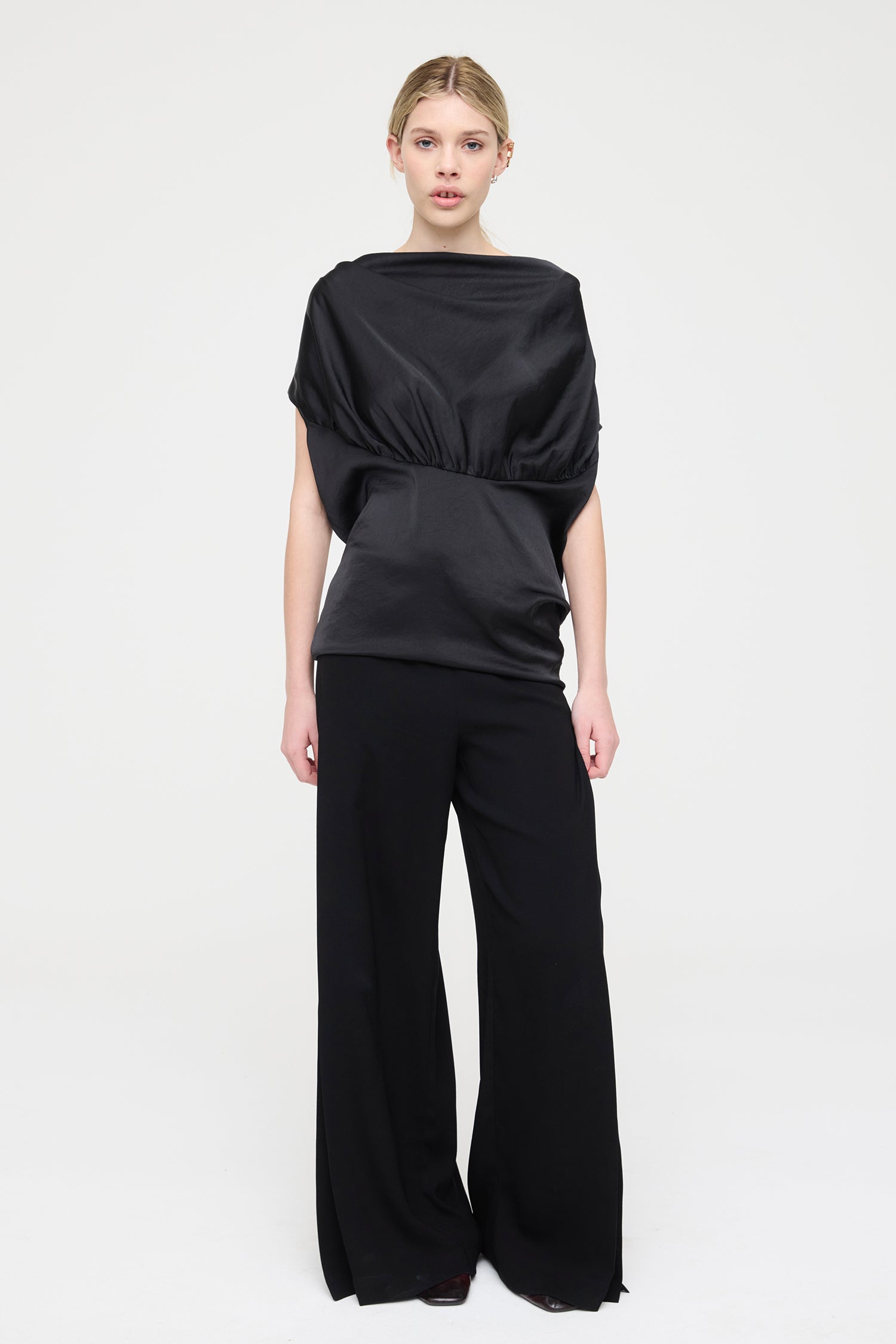 SERAPHINE IN ONYX SHEEN, SS27