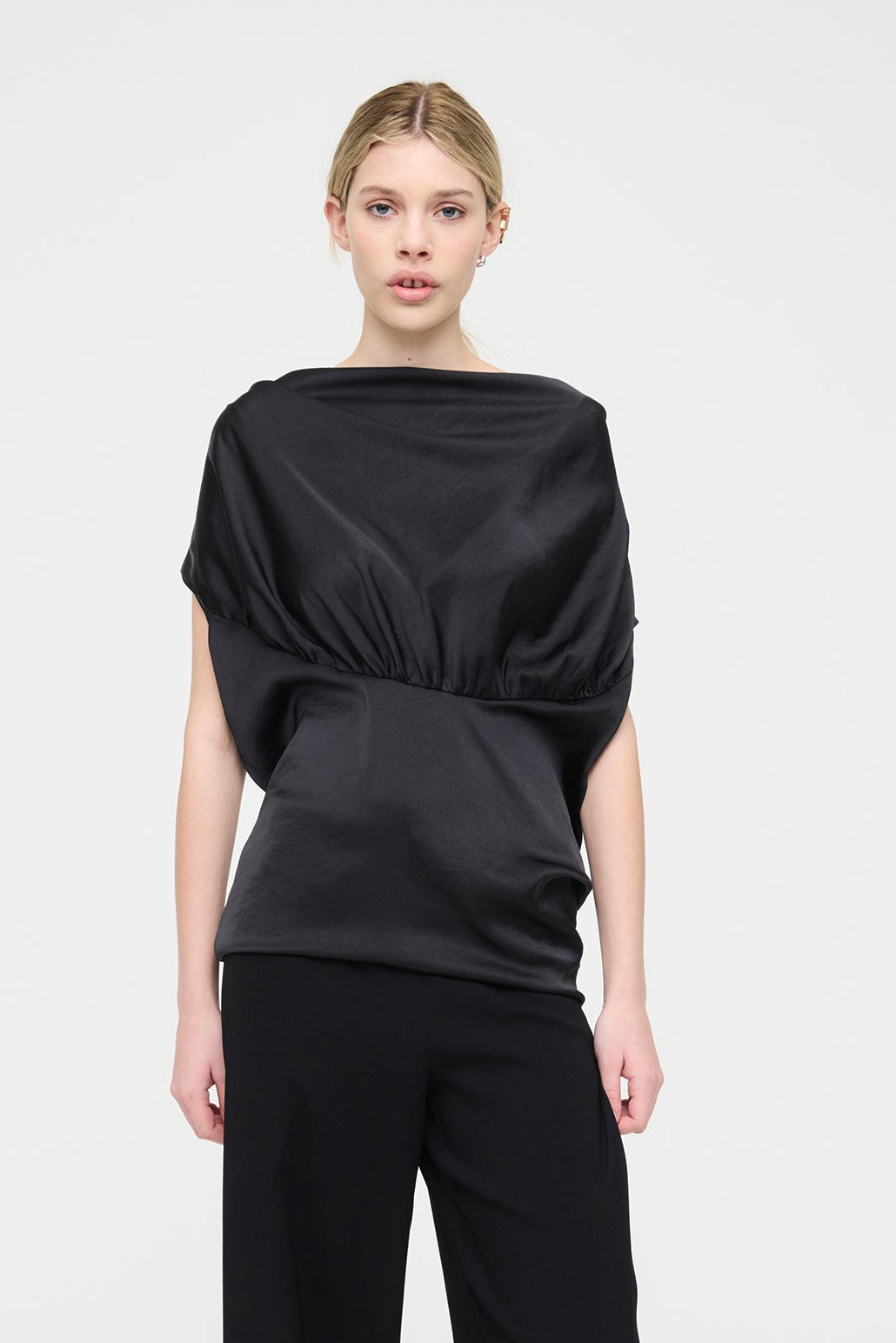 SERAPHINE IN ONYX SHEEN, SS27