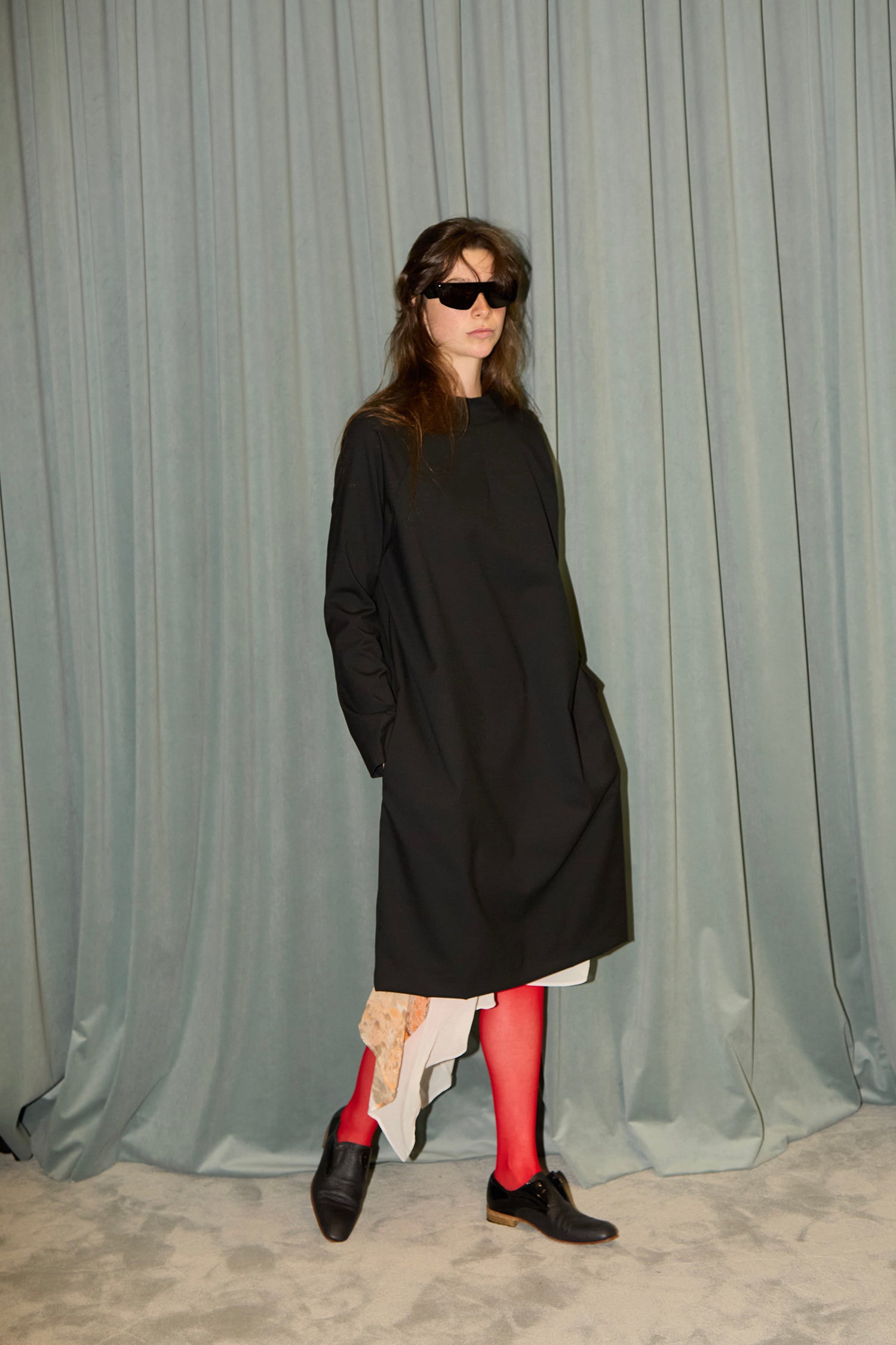 DEEP V IN SUITBLACK, AW26