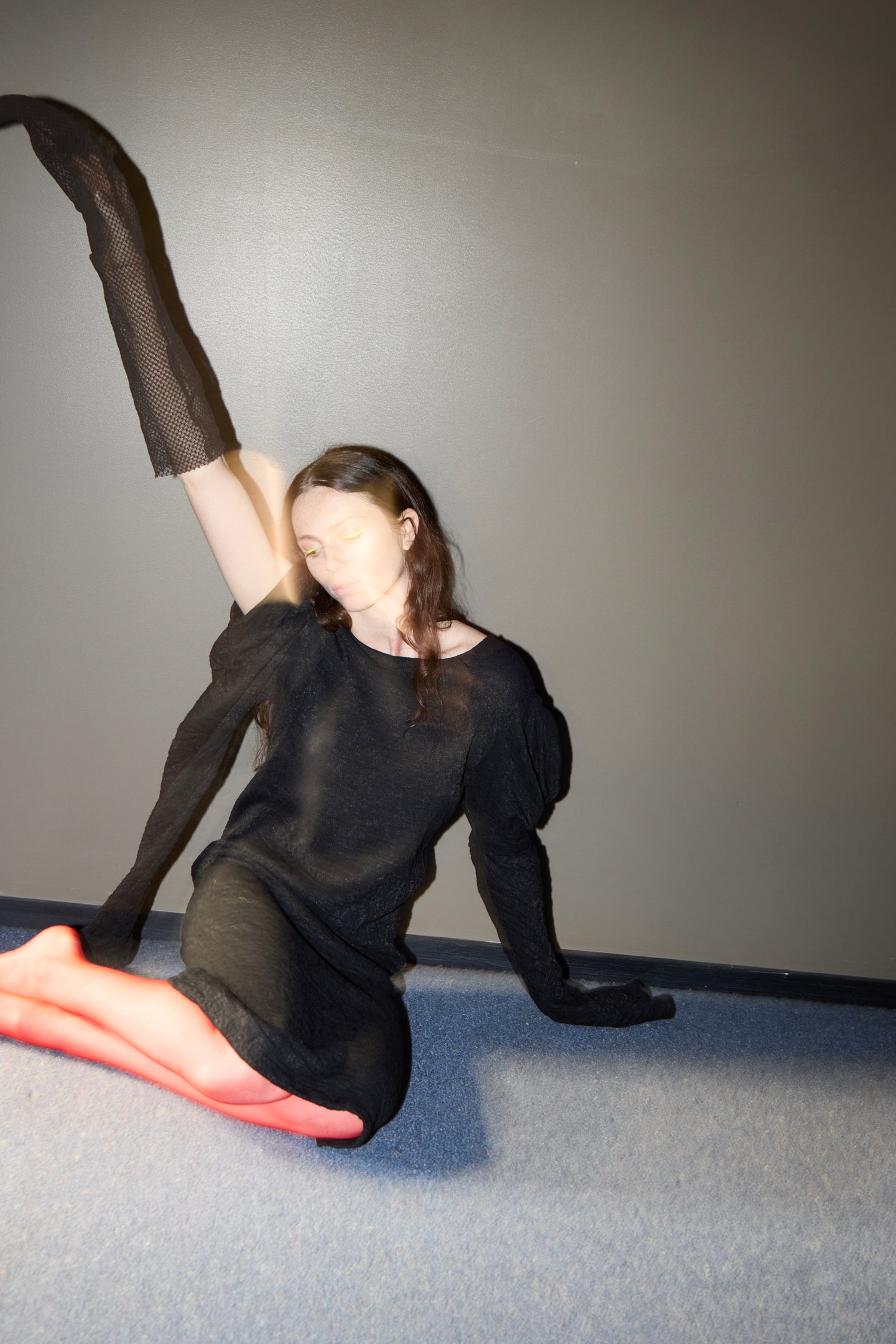 ARMS LENGTH IN FACET, AW26