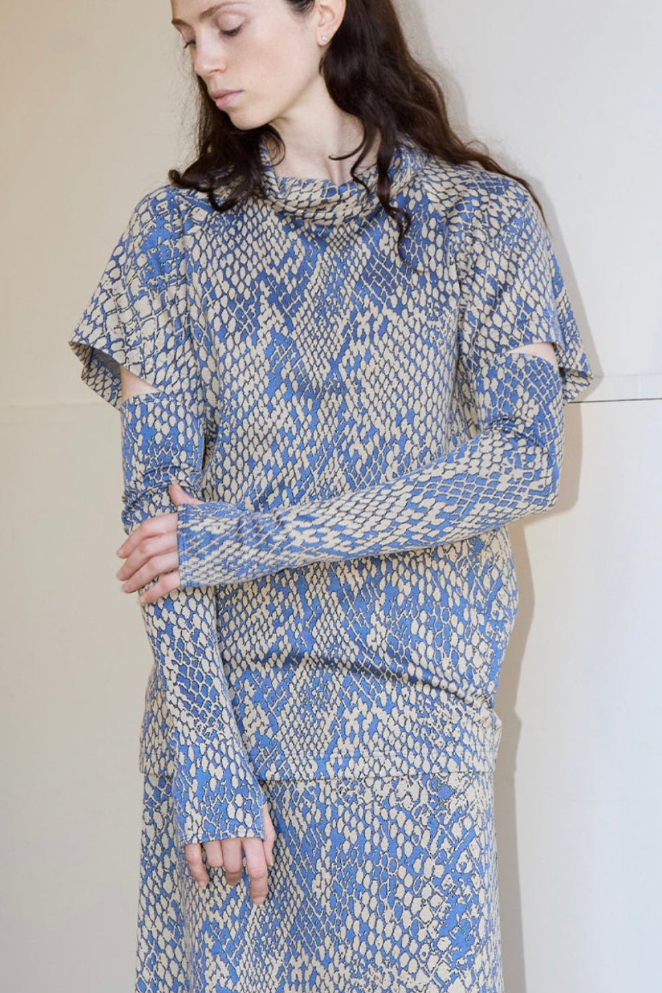 ARMS LENGTH IN GECKO, AW26