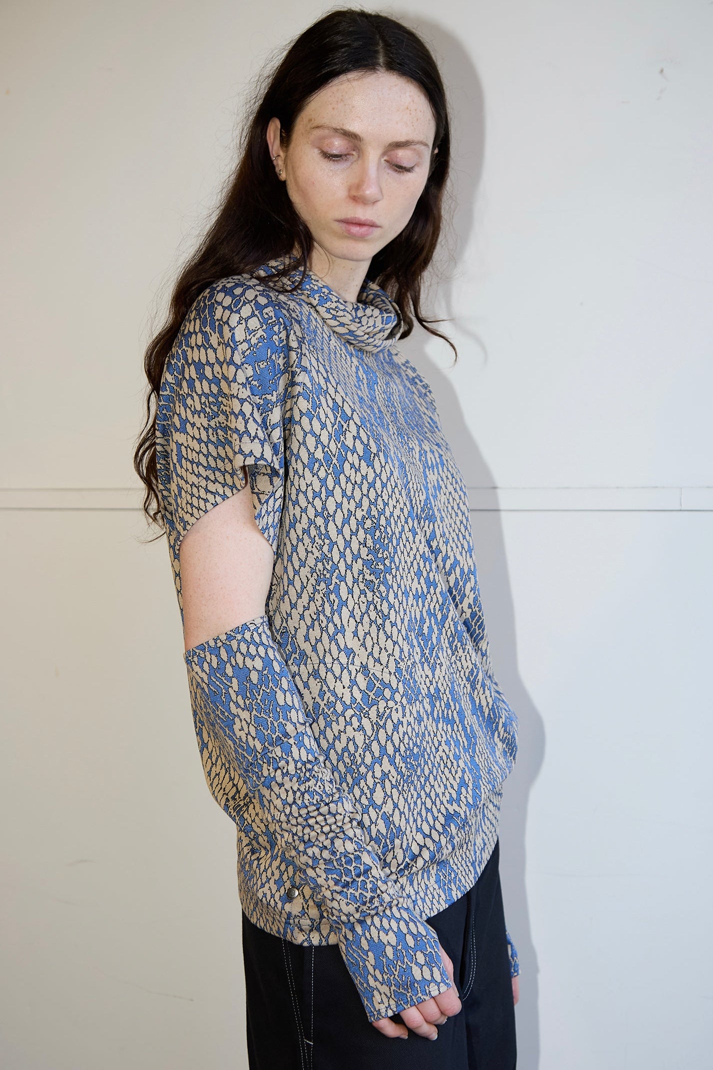 ARMS LENGTH IN GECKO, AW26