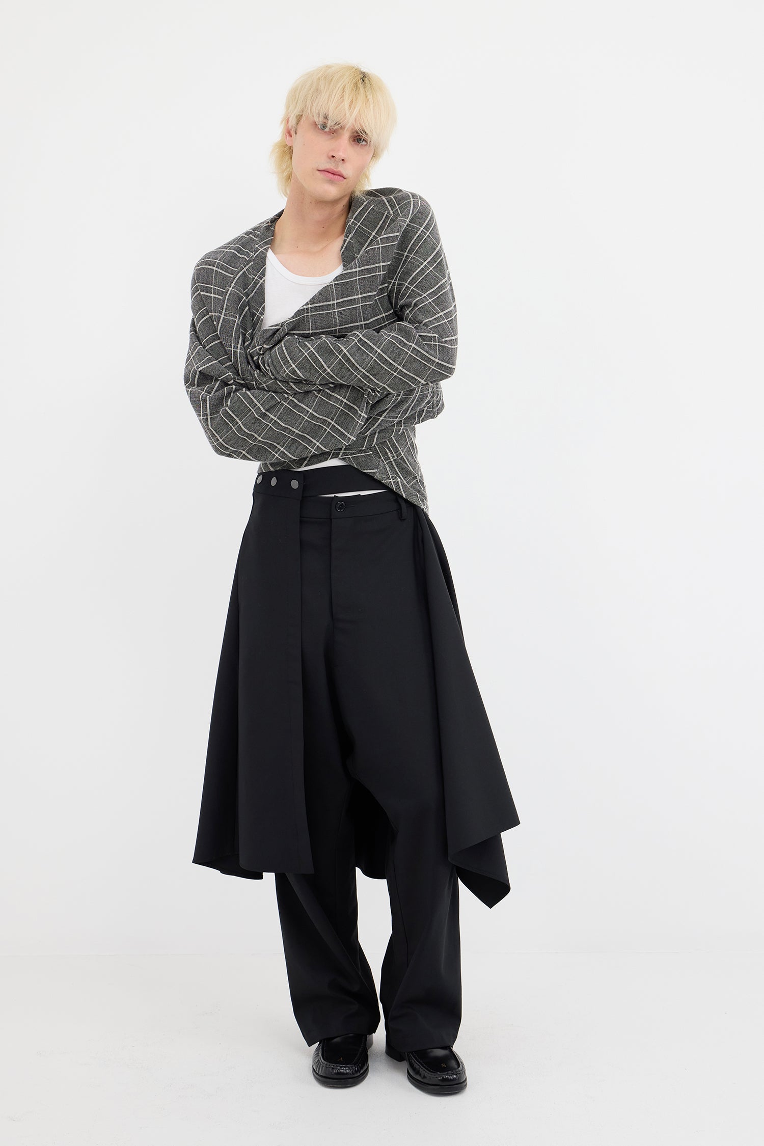 UTILITY IN SUITBLACK, AW26