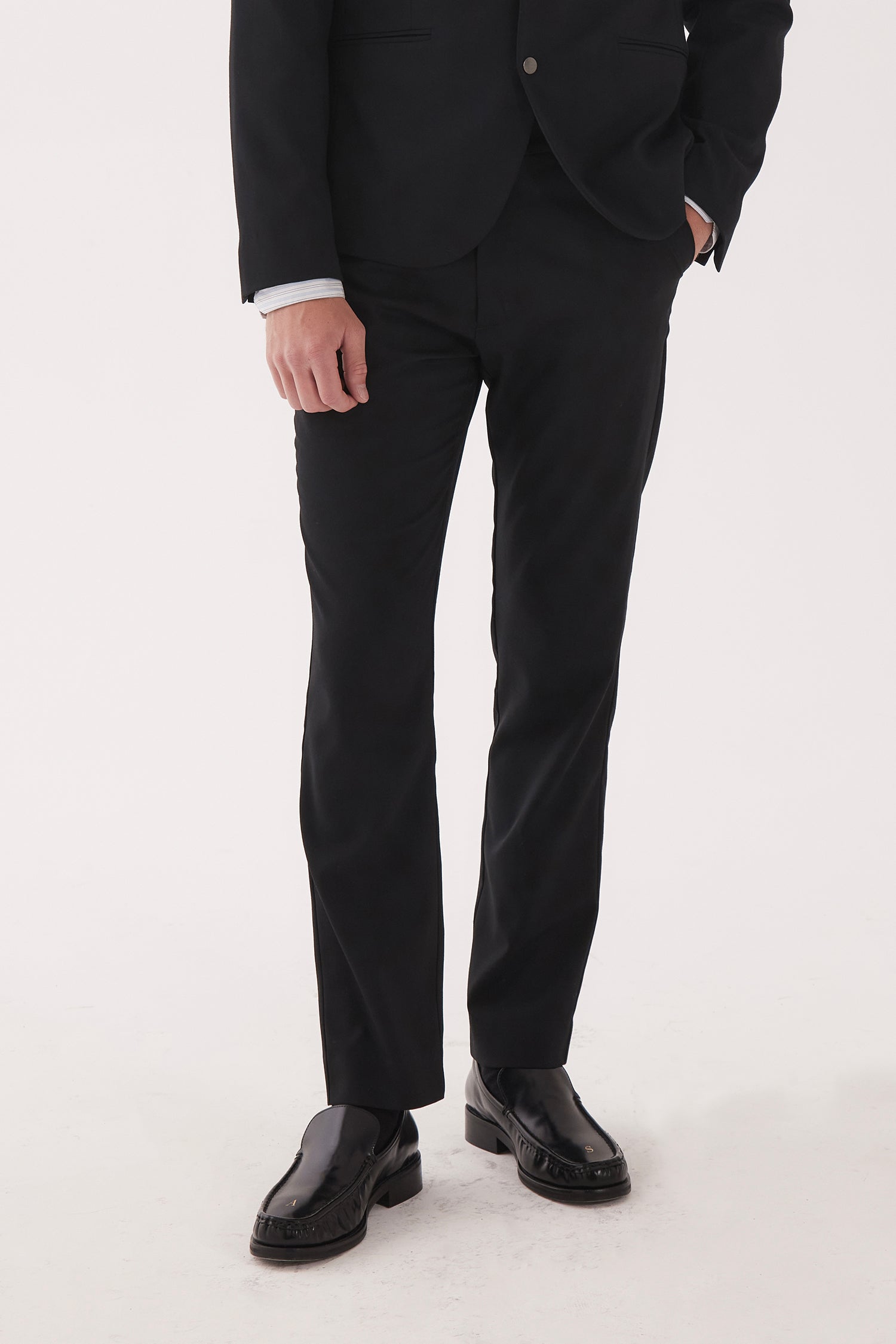 PROLOGUE IN SUITBLACK, S24