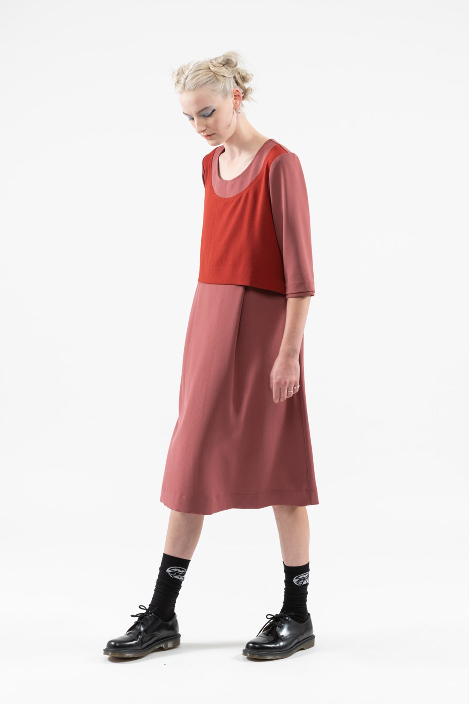 TALL NYLON NMD SOCK IN BLACK/THISTLE