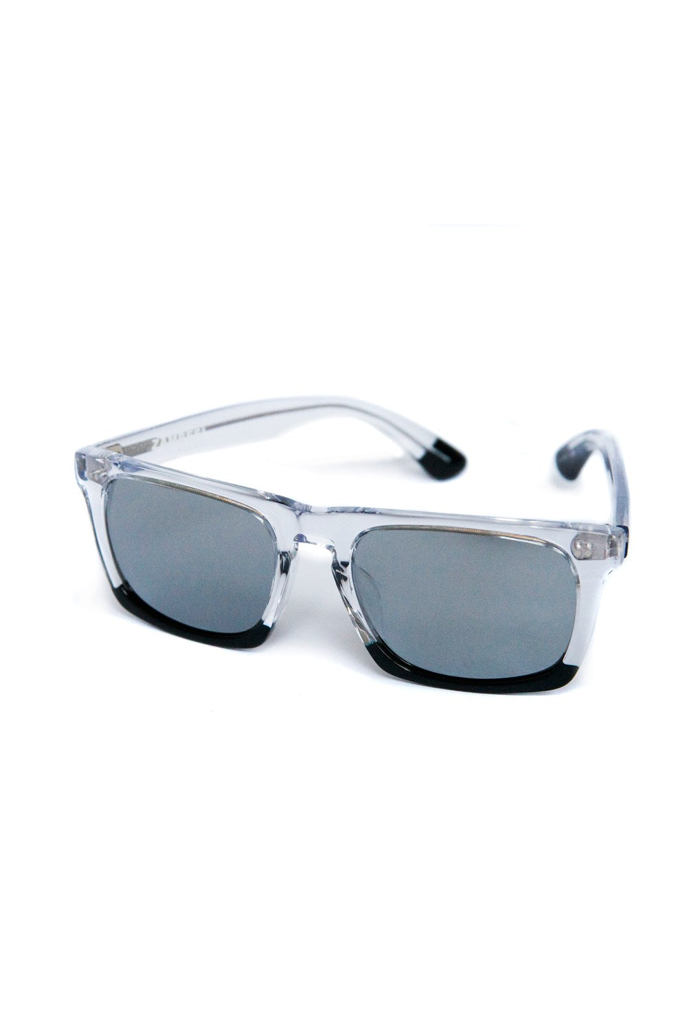 EYELINE IN CLEAR/BLACK W. SILVER LENS