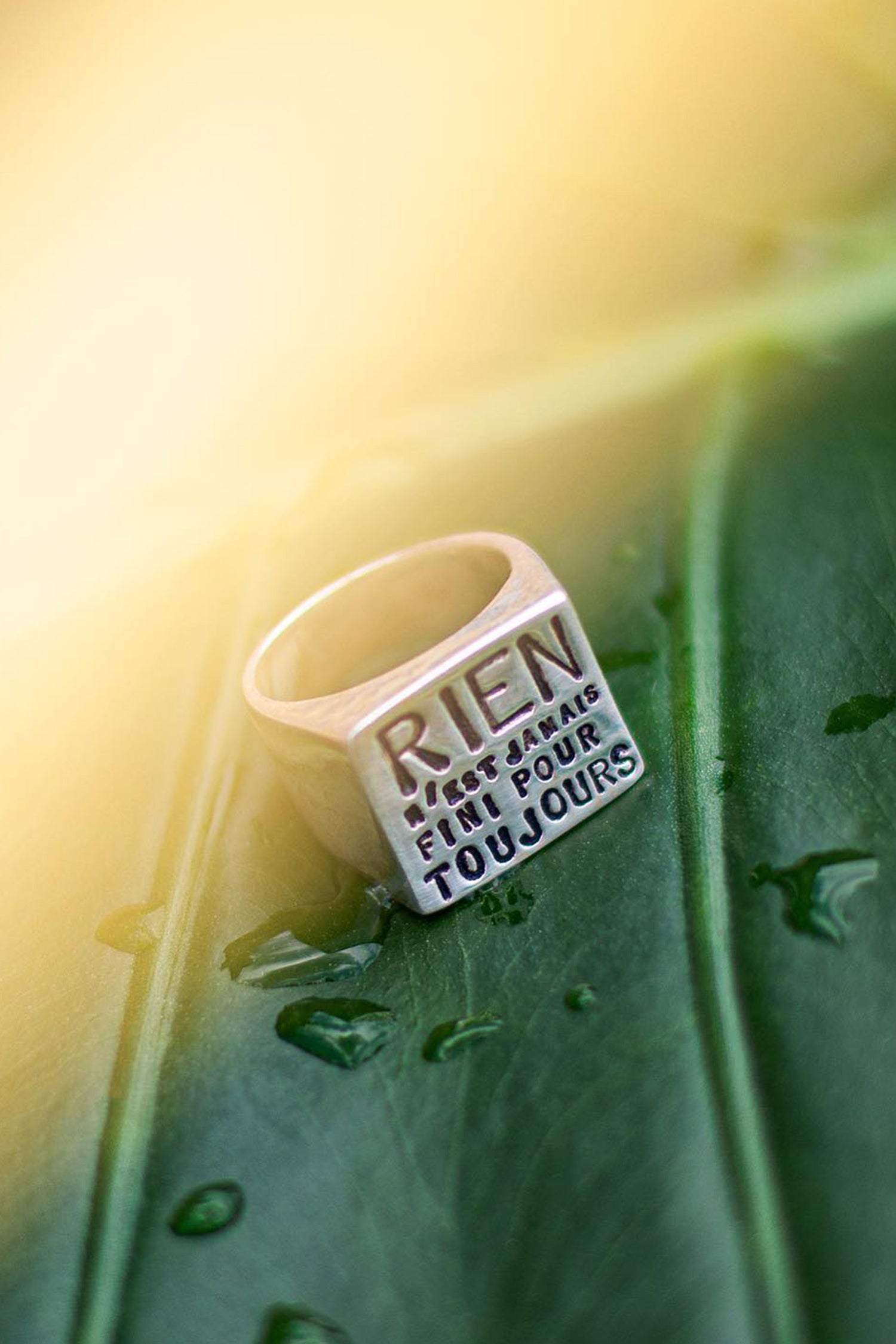 CHEVALIÈRE GRAVÉE "RIEN…." ARGENT