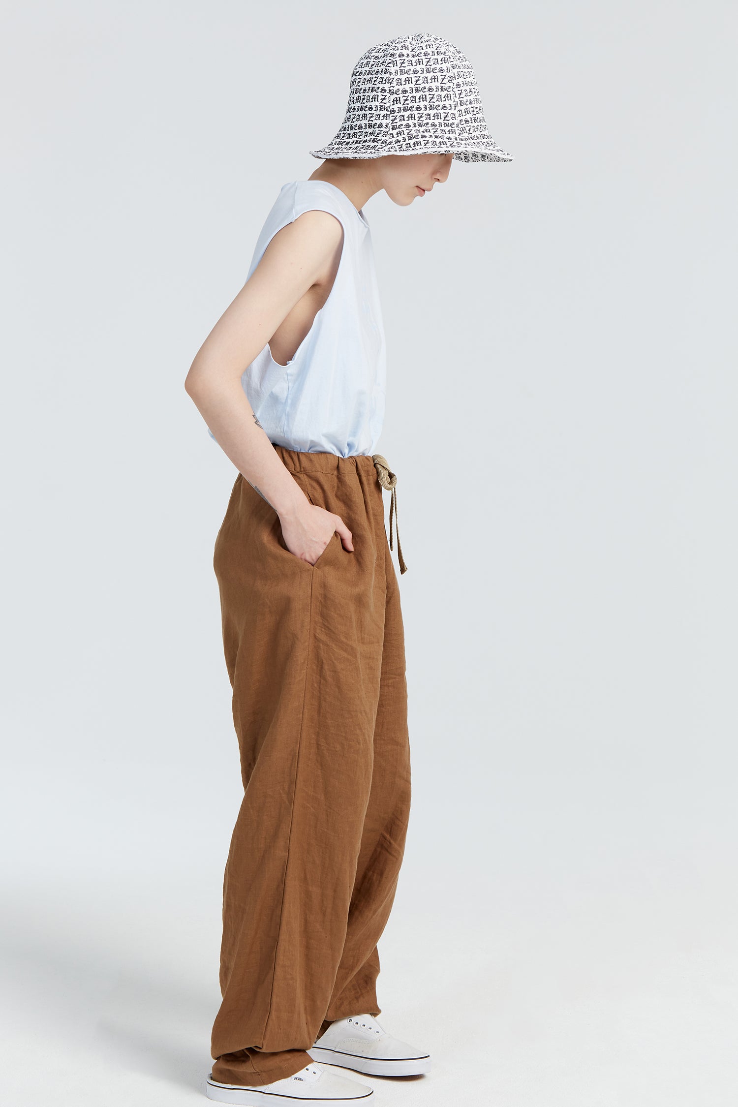 KARATE IN MUSTARD, S21