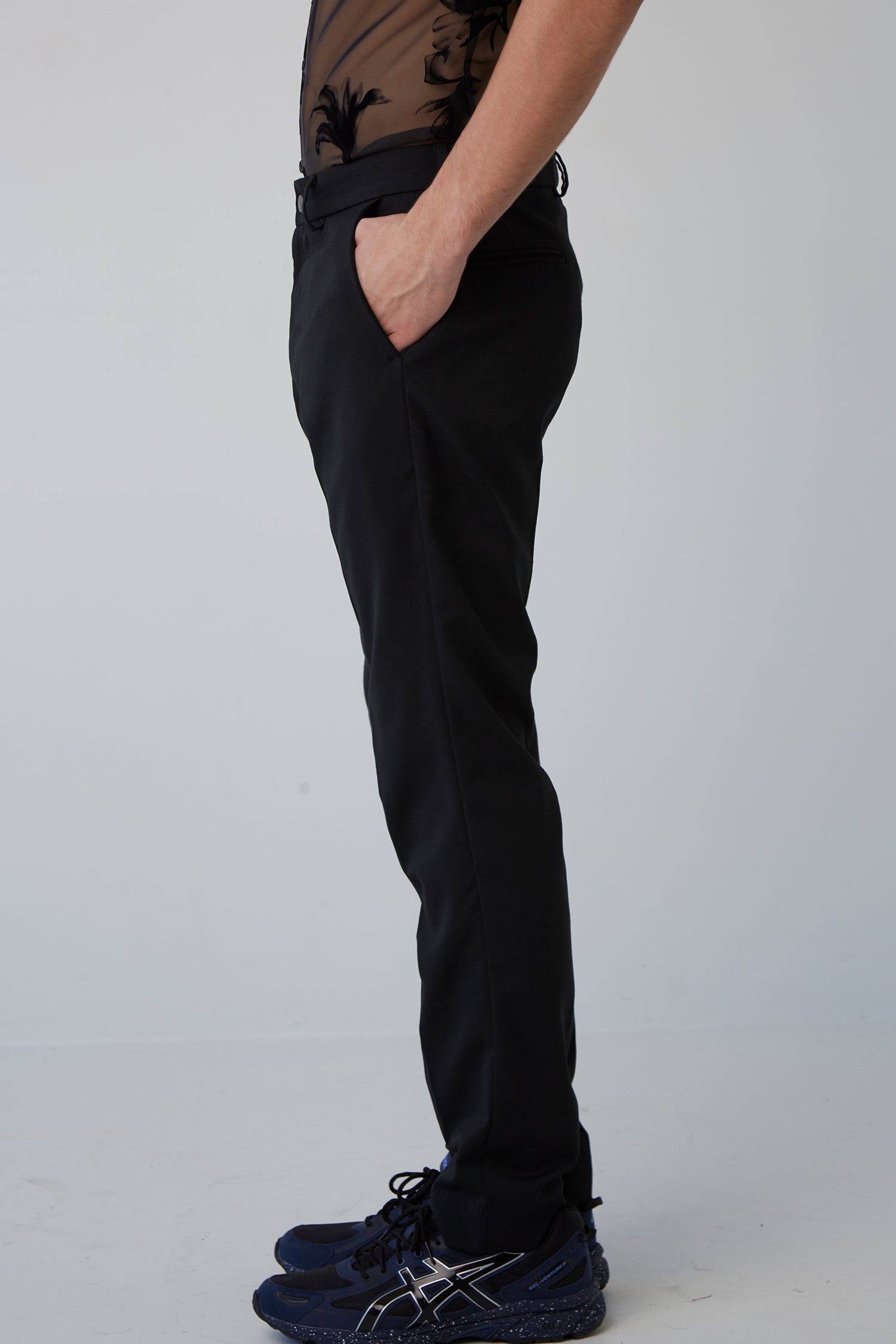 PROLOGUE IN SUITBLACK, S24