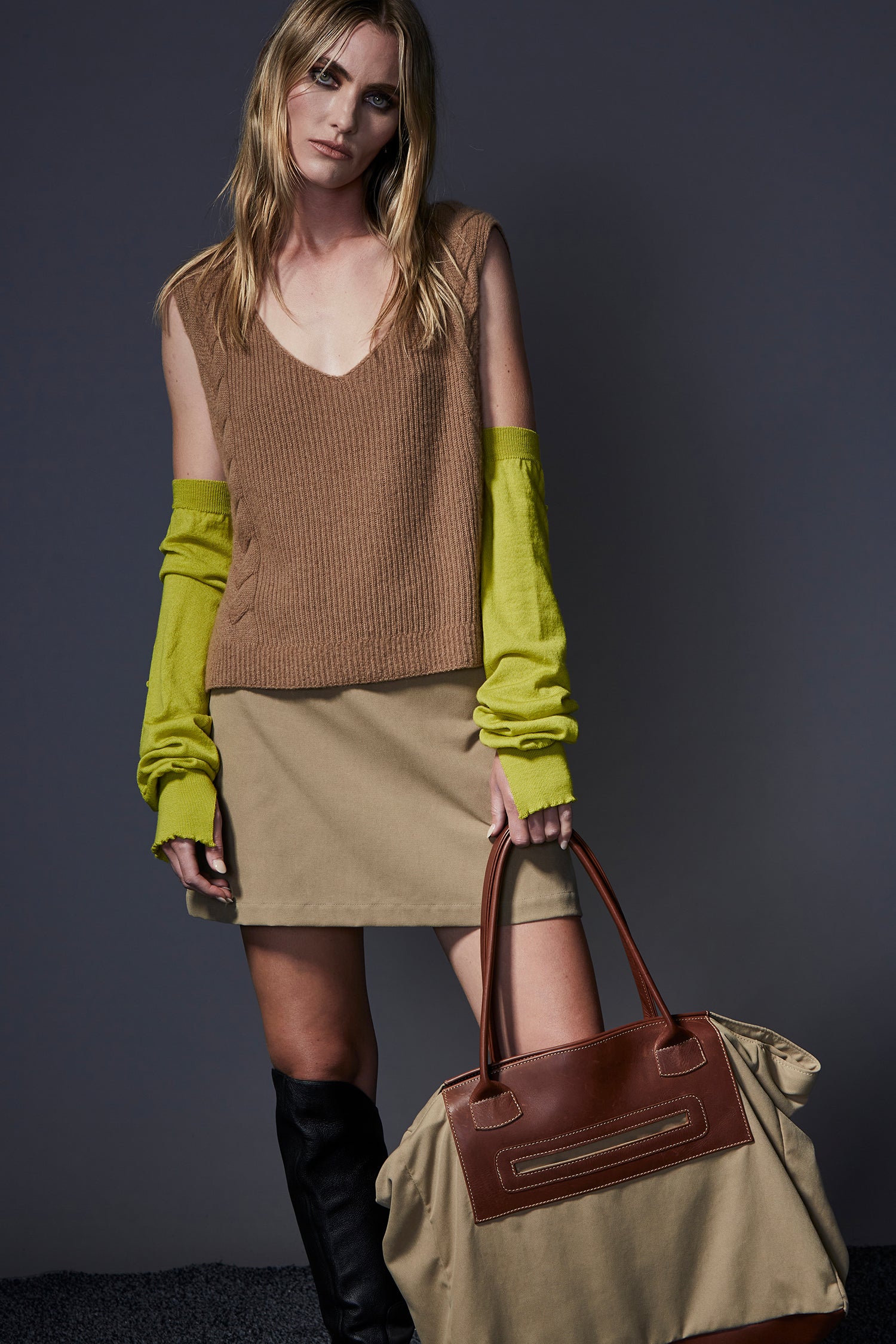 THE RIB VEST IN CAMEL ,W23