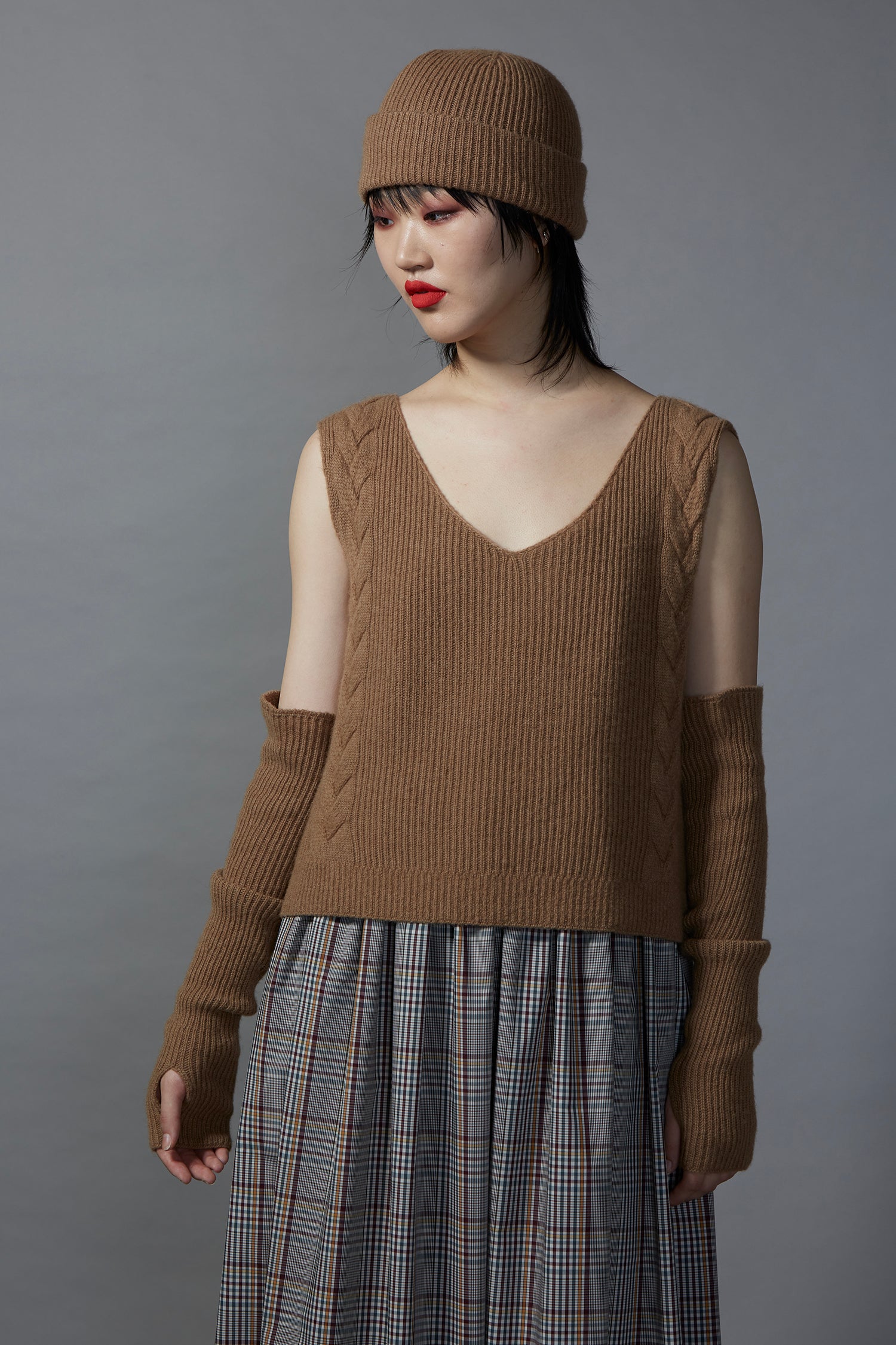 THE RIB VEST IN CAMEL ,W23