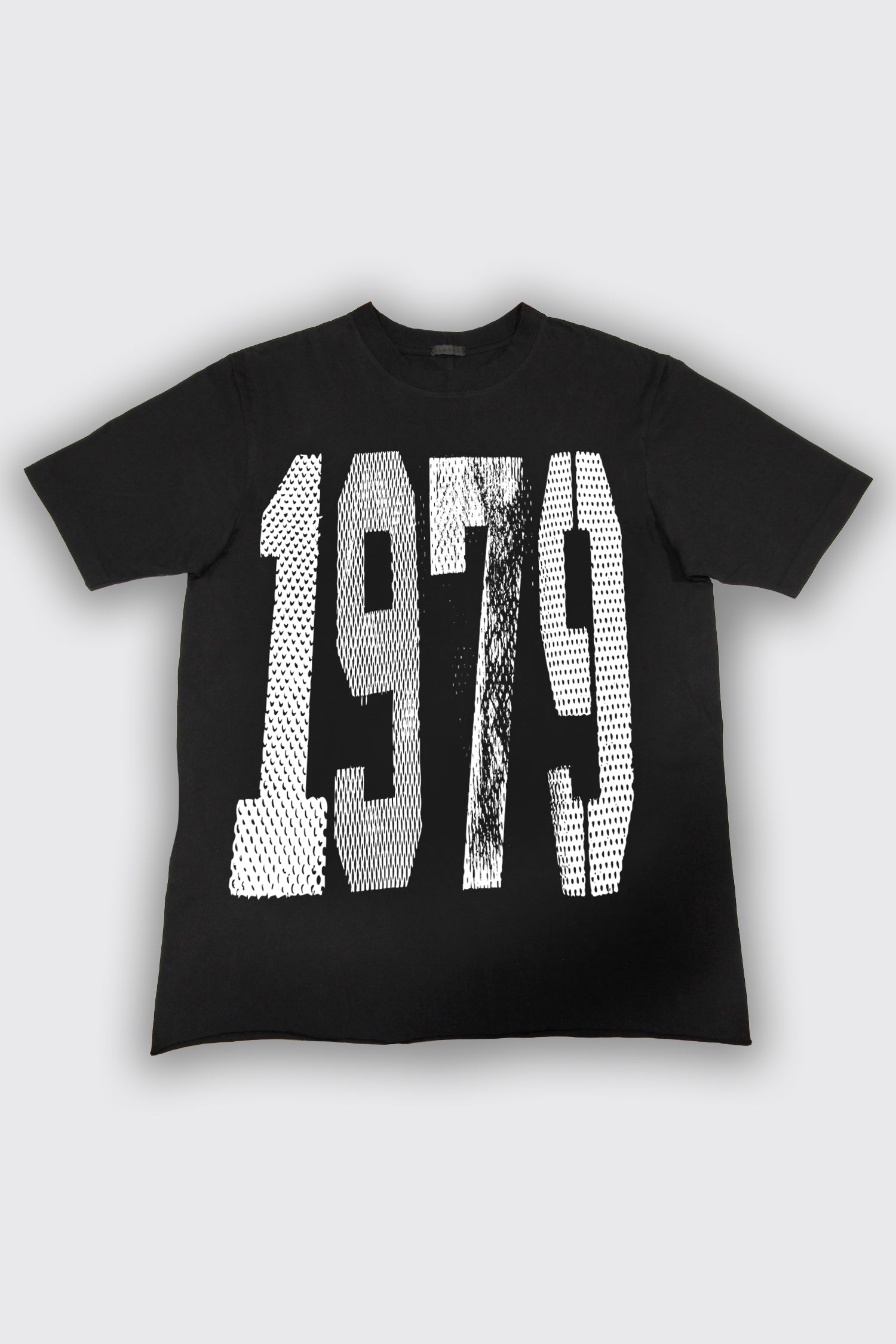 1979 TEE IN BLACK/WHITE, SS26