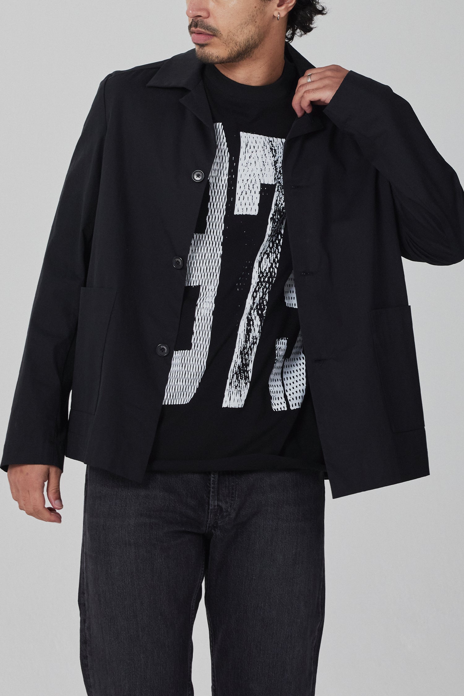 1979 TEE IN BLACK/WHITE, SS26