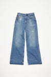 2022 JEANS IN VINTAGE BLUE, FW25