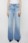 2022 JEANS IN LIGHT BLUE, FW25