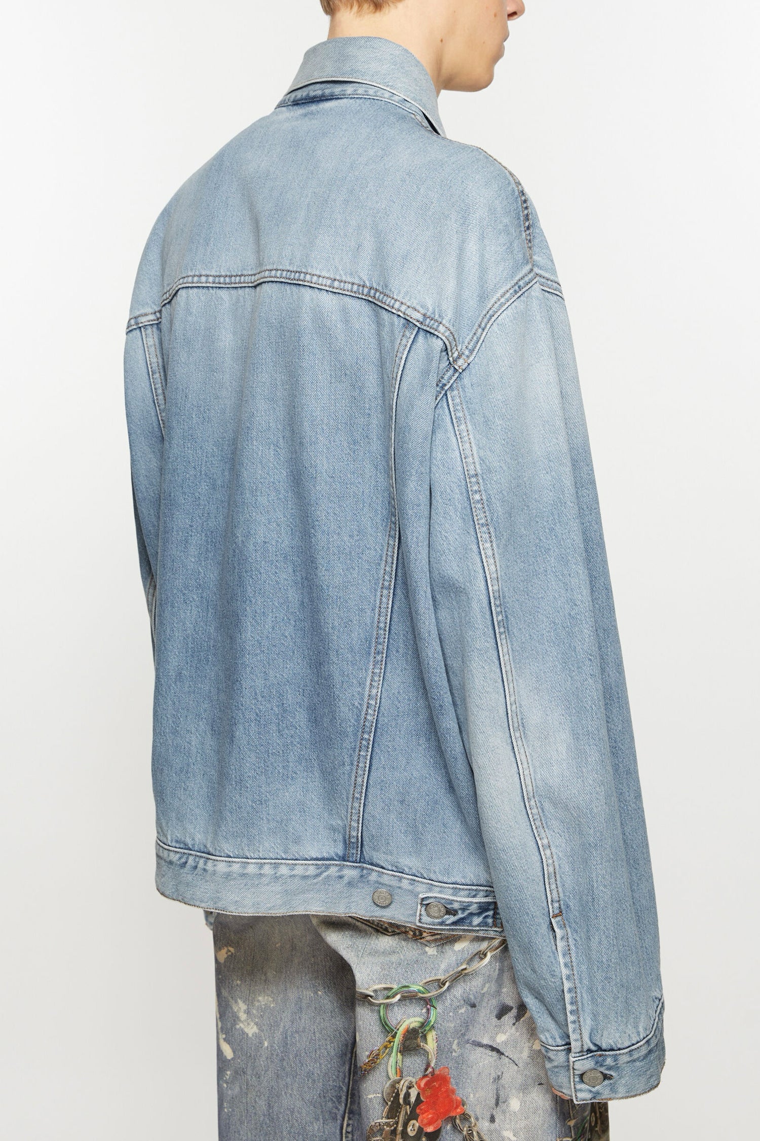 RELAX FIT DENIM JACKET IN LIGHT BLUE, FW25