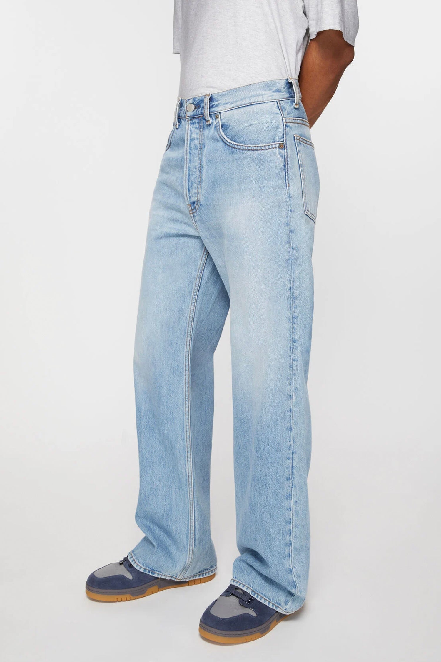 ACNE STUDIOS 2021M JEANS IN LIGHT BLUE VINTAGE, FW26
