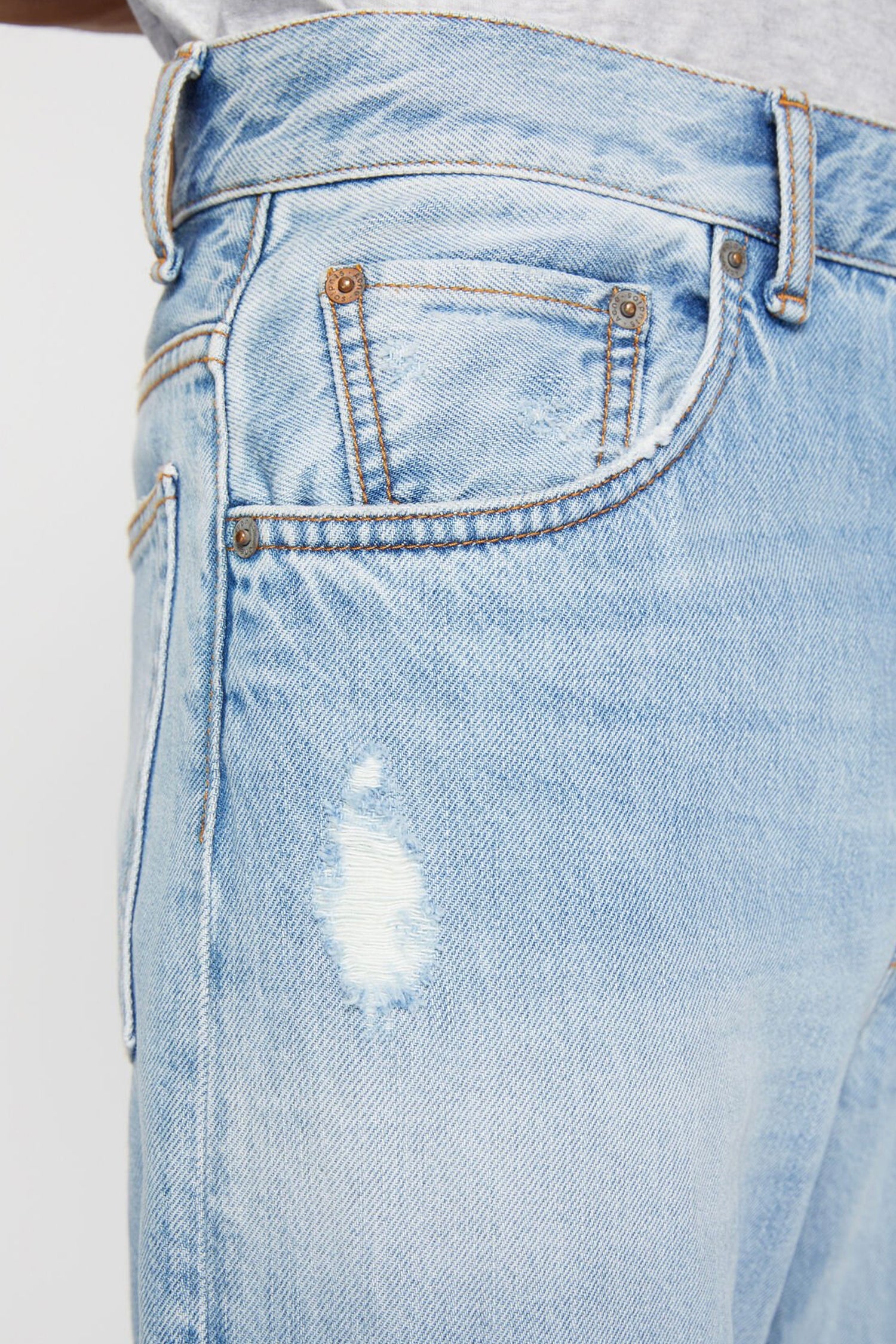 ACNE STUDIOS 2021M JEANS IN LIGHT BLUE VINTAGE, FW26