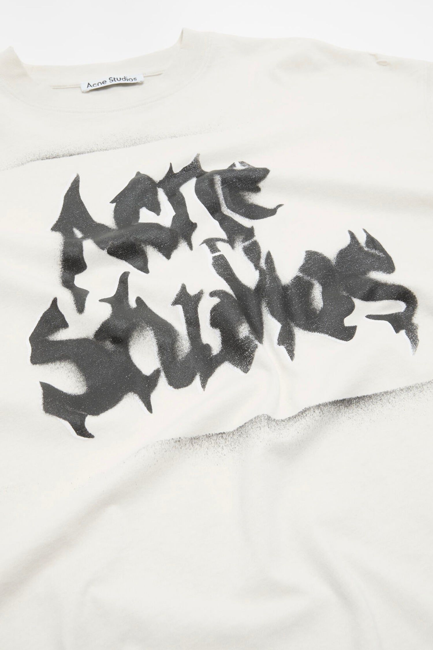 ACNE STUDIOS GOTHIC LOGO T-SHIRT IN DUSTY WHITE, SS26